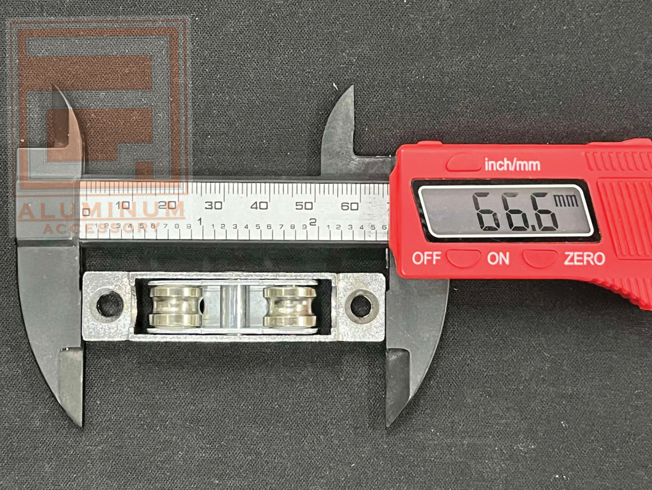 ล้อบานเลื่อน(แบบล้อคู่) ประตู หน้าต่าง สำหรับงาน UPVC สีเงิน