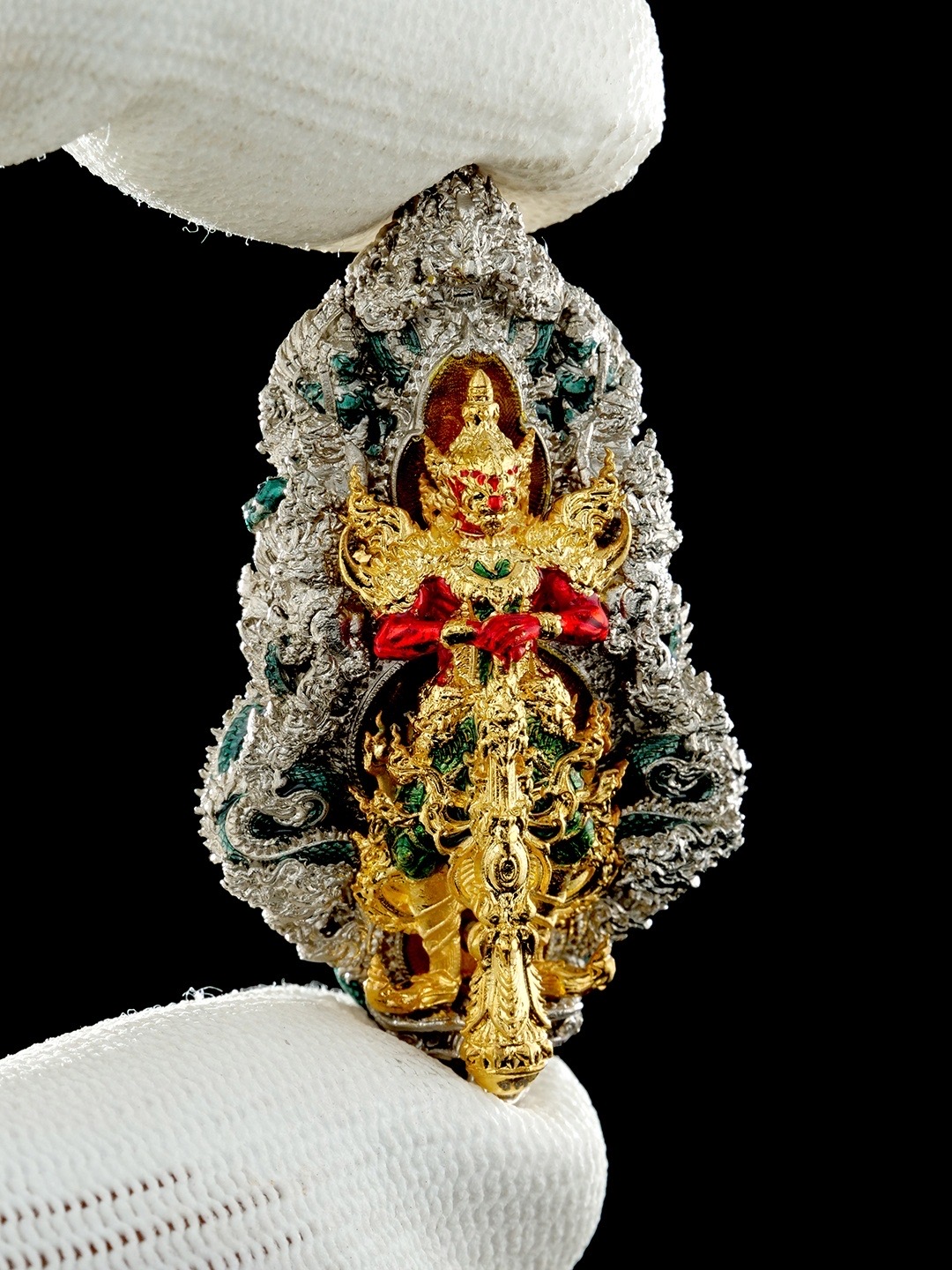 ท้าวเวสสุวรรณเหรียญจำปี รุ่น เหนือสยาม รายการพิเศษเฉพาะศูนย์จอง เนื้อบรอนซ์ชุบเงินลงยา ราคา 2,599 บาท