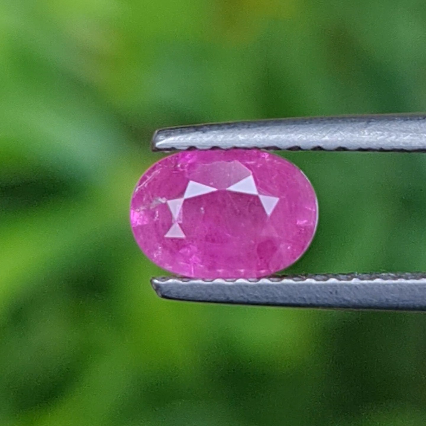 พลอย ชมพู พิ้ง แซฟไฟร์ Pink Sapphire 0.85 กะรัต (Cts.) พลอยแท้ อัญมณีมงคลประจําวันเกิด เครื่องประดับพลอย