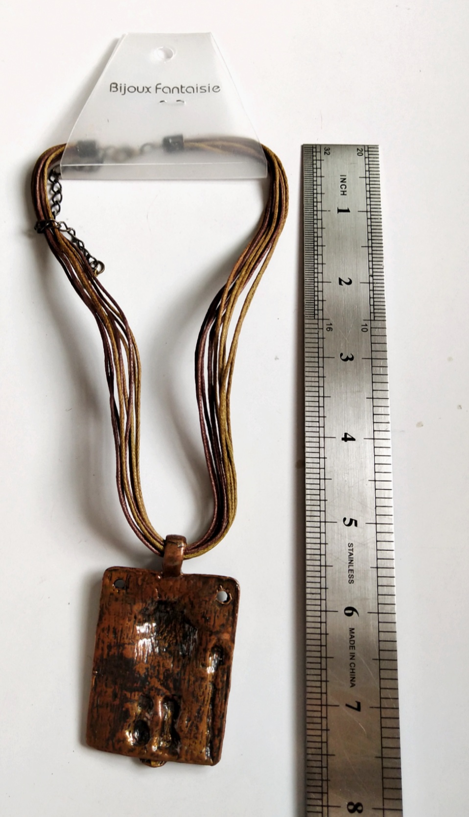 สร้อยคอสไตล์โบฮีเมี่ยน สายเชือกสีเขียว น้ำตาล และ ดำ พร้อมจี้แบบต่างๆ