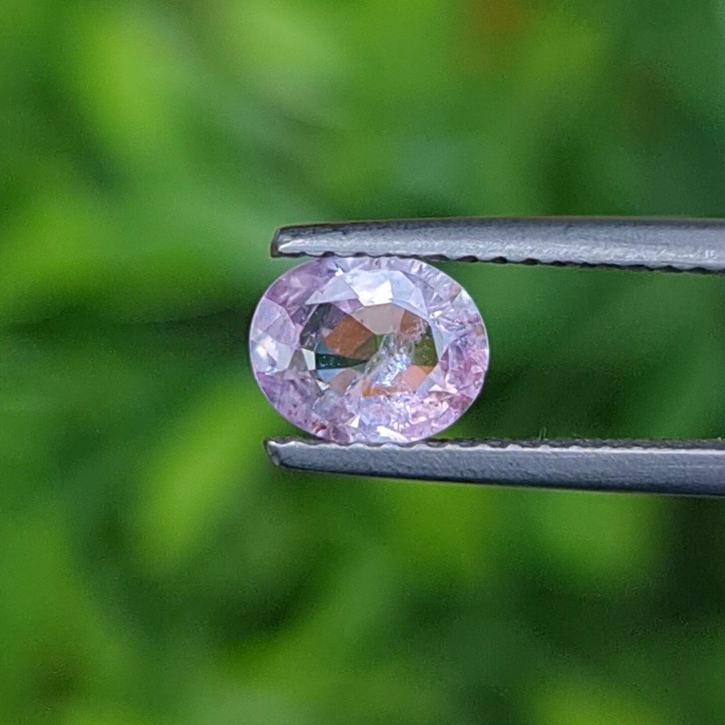พลอย ชมพู พิ้ง แซฟไฟร์ Pink Sapphire 0.77 กะรัต (Cts.) พลอยแท้ อัญมณีมงคลประจําวันเกิด เครื่องประดับพลอย