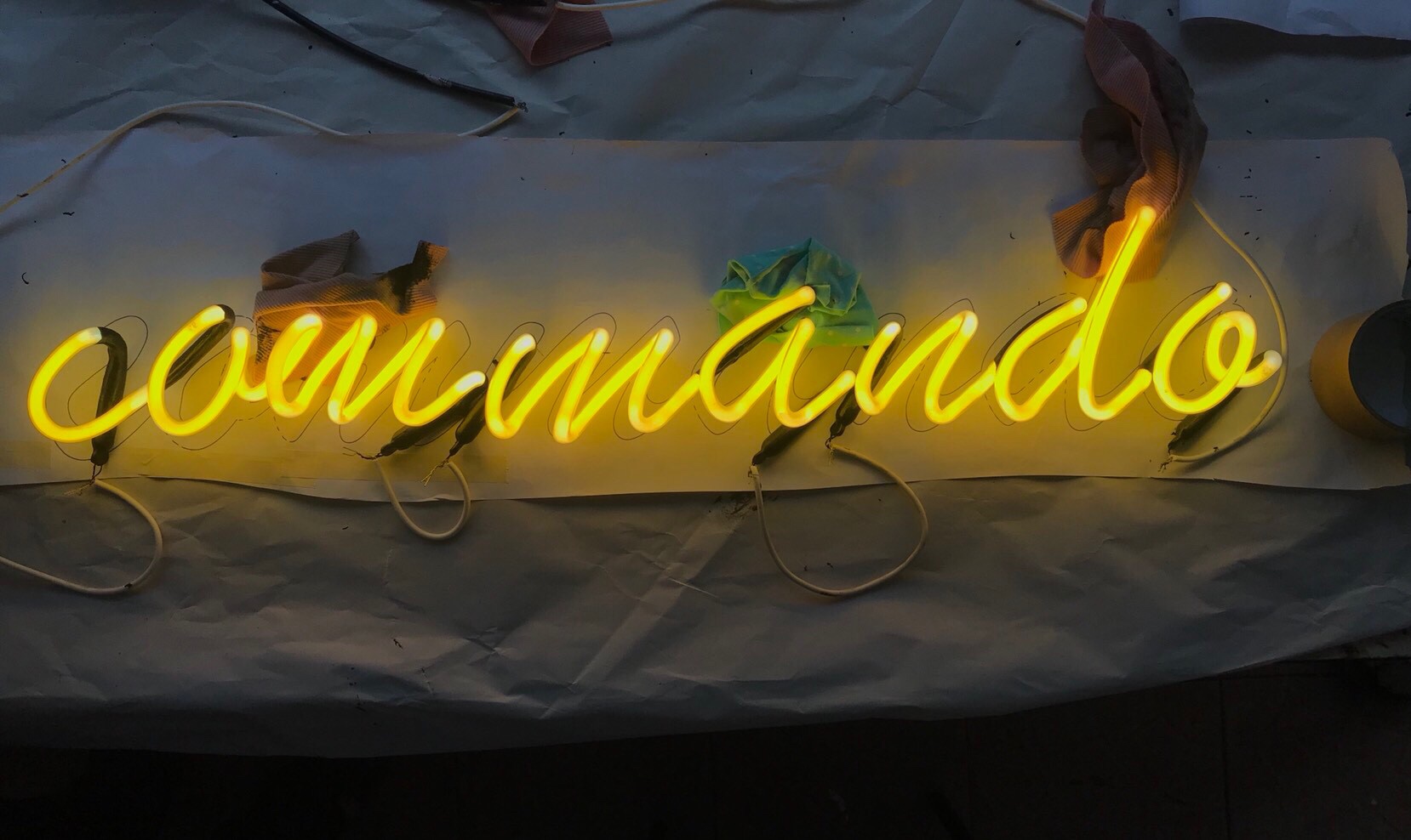 ป้ายไฟนีออนดัด Caenmanda