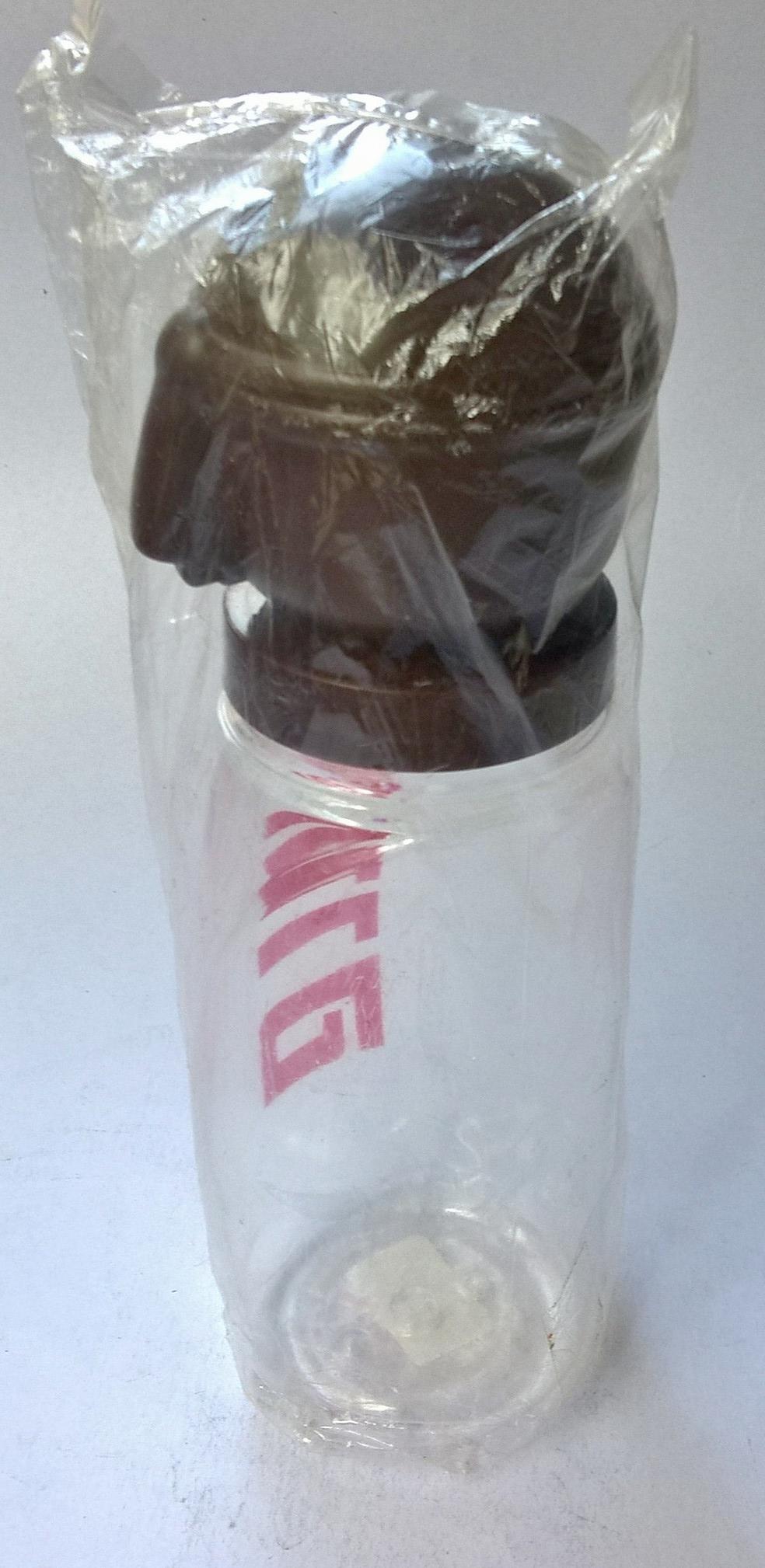 ของสะสม กระบอกใส่น้ำพลาสติก พรีเมี่ยมเก่าจาก อาท ARS