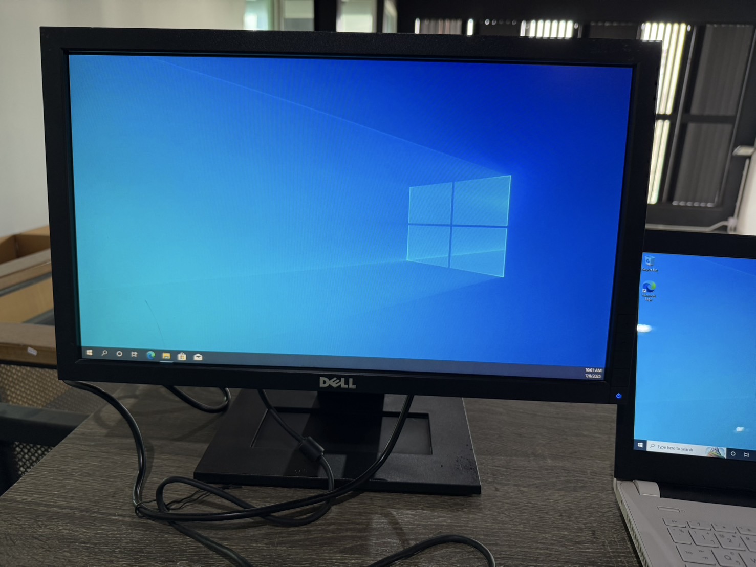 Dell E2011HT 20-inch จอมีรอยตามรูป