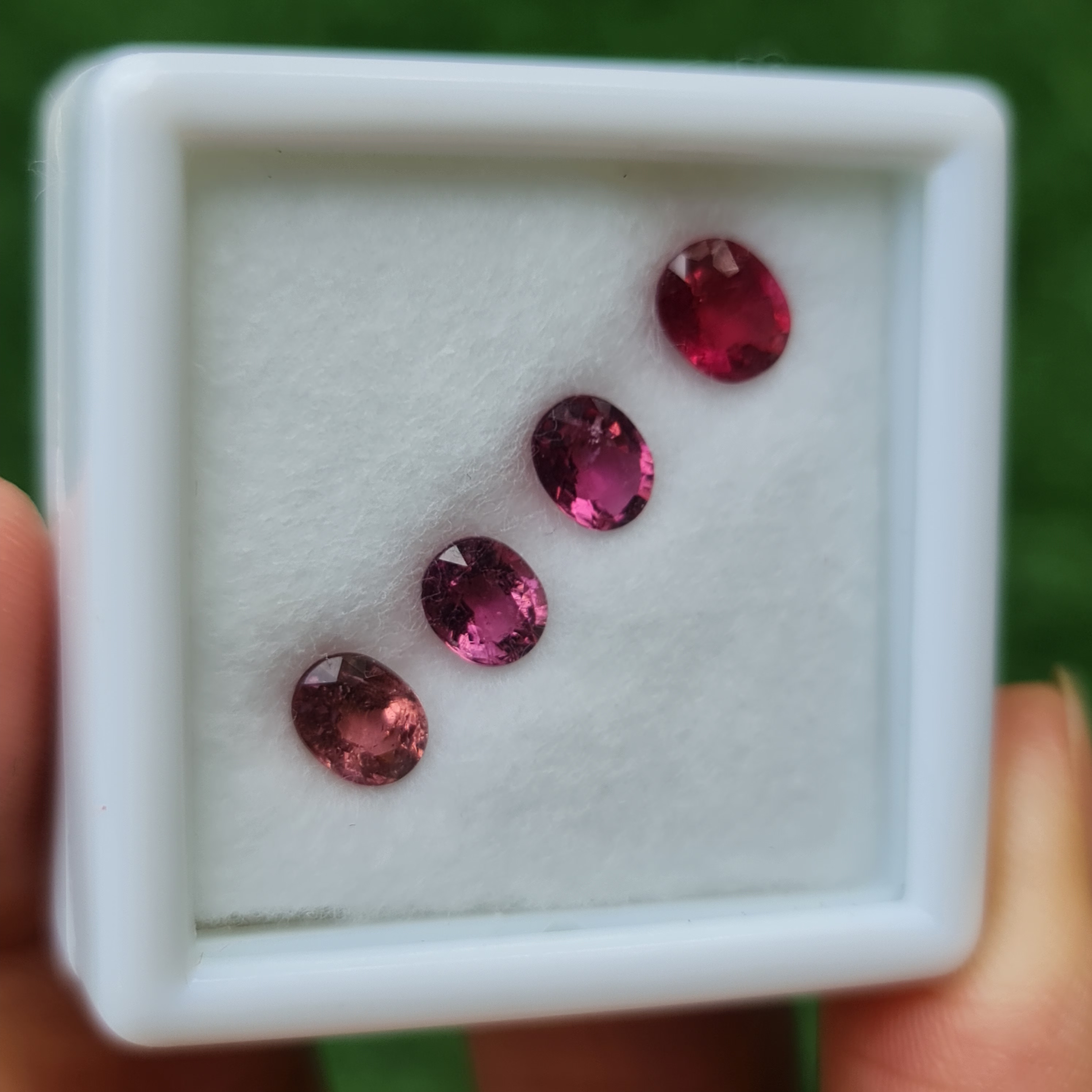 พลอย สปิเนล Spinel 3.05กะรัต (Cts.) พลอยแท้ อัญมณีมงคลประจําวันเกิด เครื่องประดับพลอย