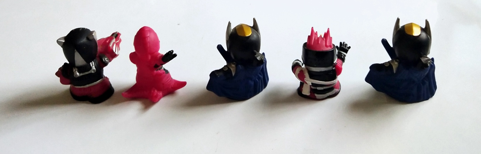 ของเล่น ของสะสมมาส์คไรเดอร์ ตุ๊กตาสวมนิ้ว รวมไรเดอร์เฮเซย์ มี 4 ตัว ไรเดอร์ริวคิ /ไรเดอร์ไนท์2ตัว/ไรเดอร์ไรอา /ฟรเดอร์ดีเคท ขายยกชุด 5ตัว