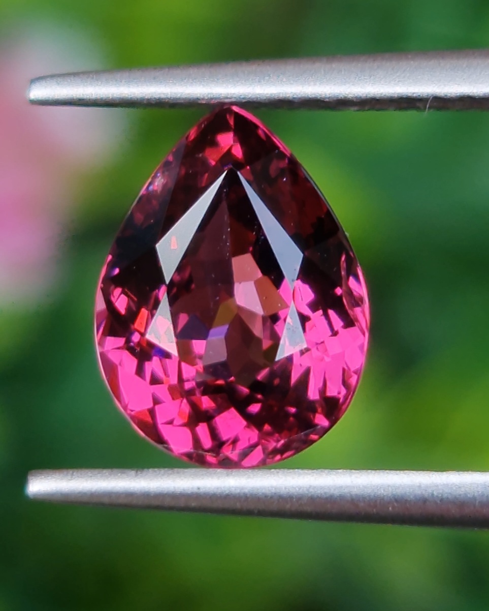 พลอย ชมพู พิ้งค์ ทัวร์มารีน (Pink Tourmaline) 2.72 กะรัต (Cts.) อัญมณีมงคลประจําวันเกิด เครื่องประดับพลอย