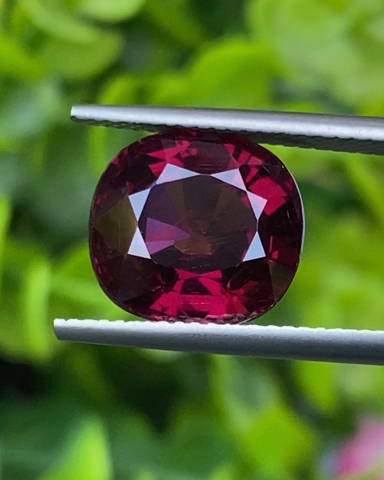 พลอย โรโดไลต์ การ์เน็ท Rhodolite Garnet 6.74 กะรัต (Cts.) พลอยแท้ อัญมณีมงคลประจําวันเกิด เครื่องประดับพลอย