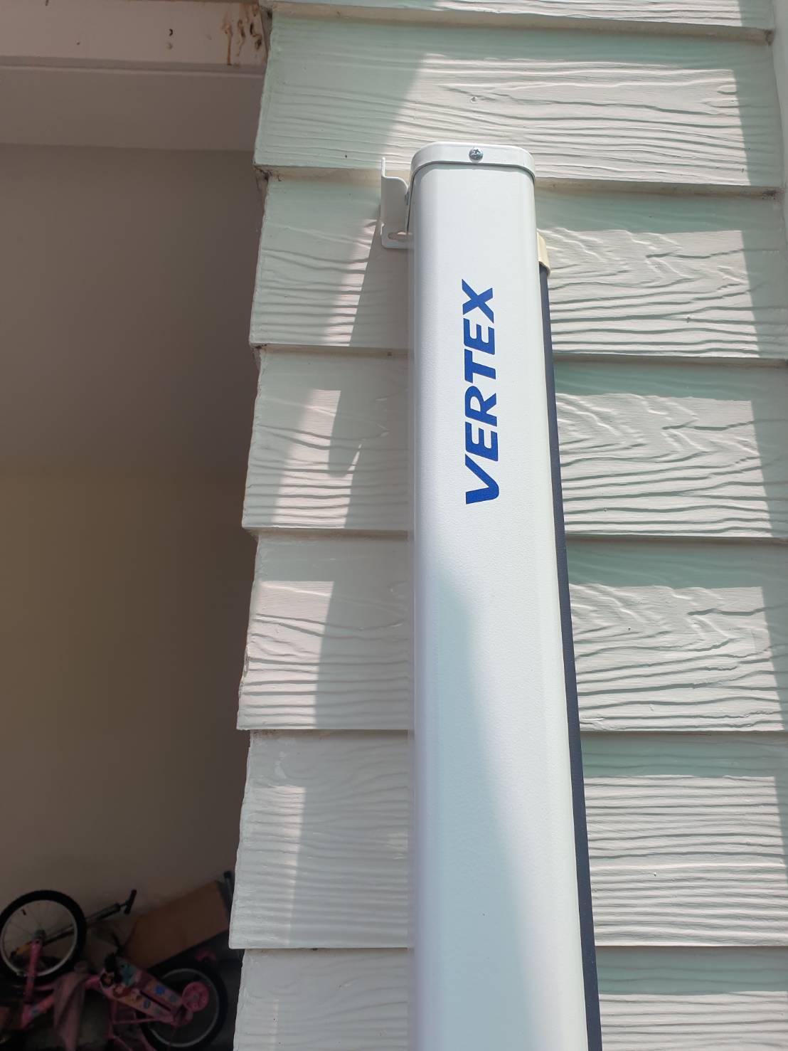 Panasonic PT-LB330A สภาพดี พิเศษ แถม จอขนาด 10 * 2 เมตร