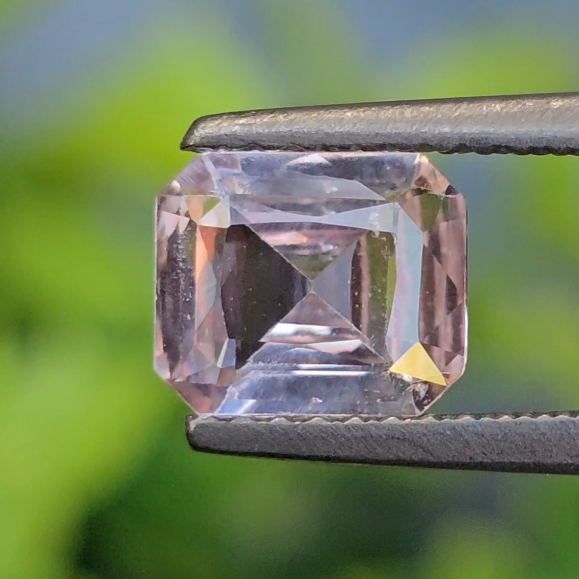 พลอย พัดพารัดชา Padparadscha Sapphire 1.23 กะรัต (Cts.) ดิบ (Unheated) พลอยแท้ อัญมณีมงคลประจําวันเกิด เครื่องประดับพลอย