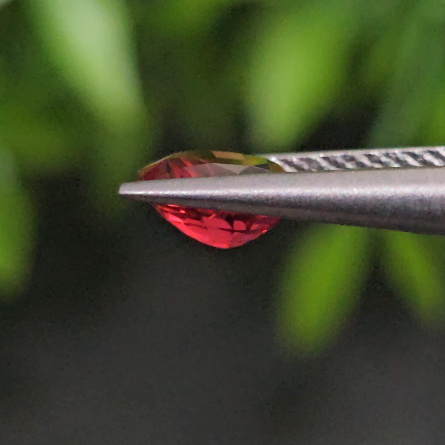 พลอย ทับทิม ซองเจีย Songea Ruby Sapphire 1.03 กะรัต (Cts.) พลอยแท้ อัญมณีมงคลประจําวันเกิด เครื่องประดับพลอย