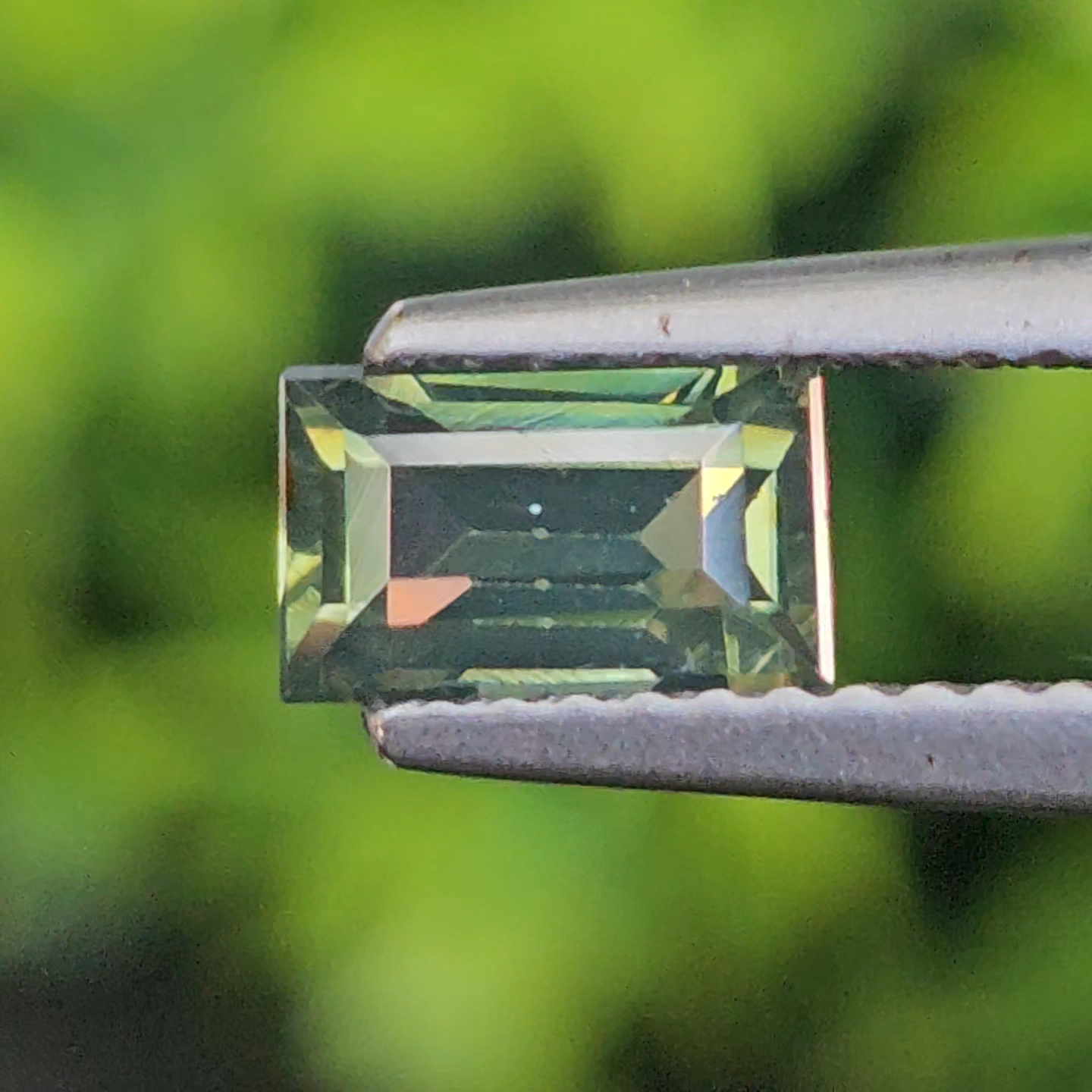 พลอย เพทาย Natural Zircon 1.23 กะรัต (Cts.) ดิบ พลอยแท้อัญมณีมงคล ประจําวันเกิด เครื่องประดับพลอย
