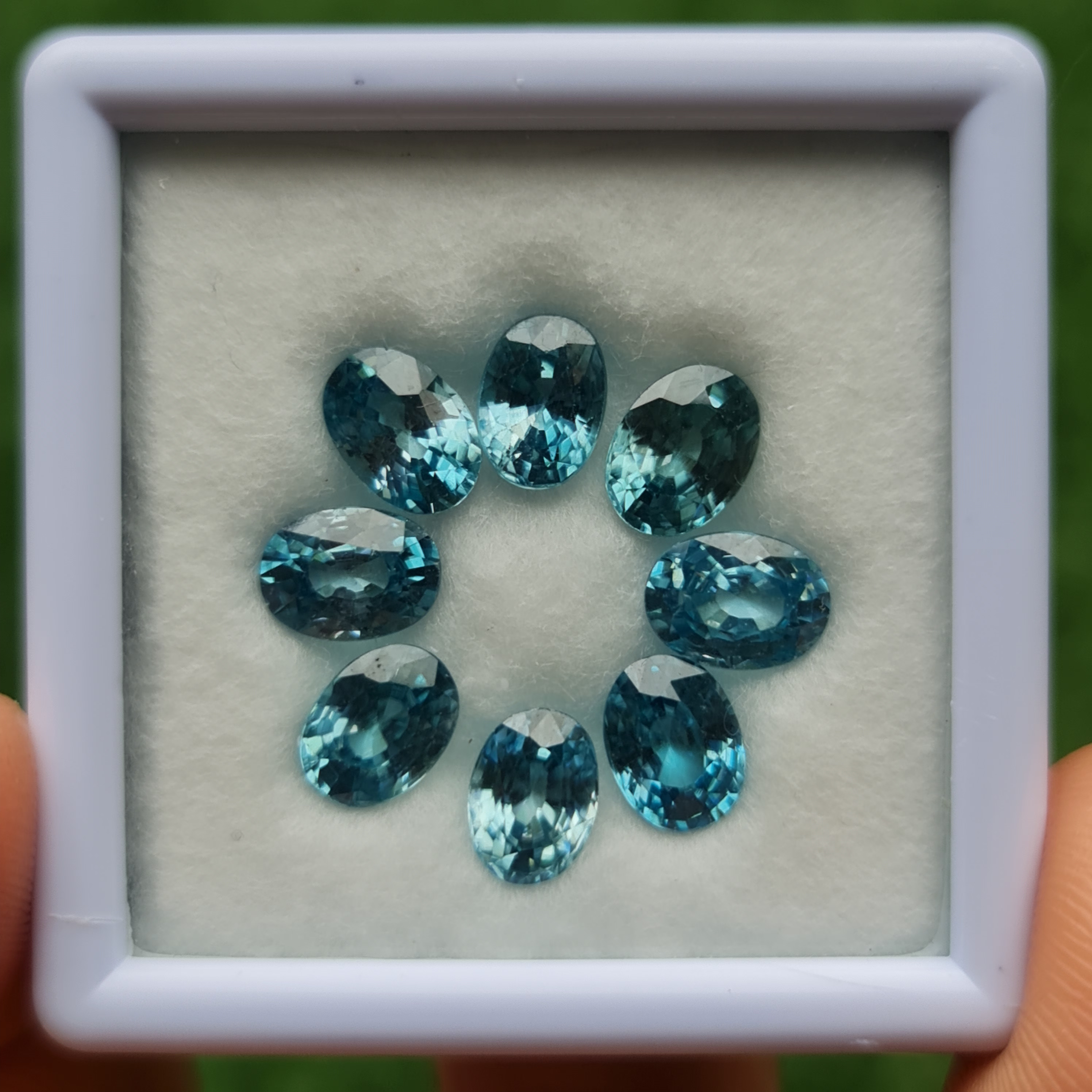 พลอย เพทาย Natural Zircon 12.22 กะรัต (Cts.) 8 เม็ด (8Pcs.) พลอยแท้อัญมณีมงคล ประจําวันเกิด เครื่องประดับพลอย