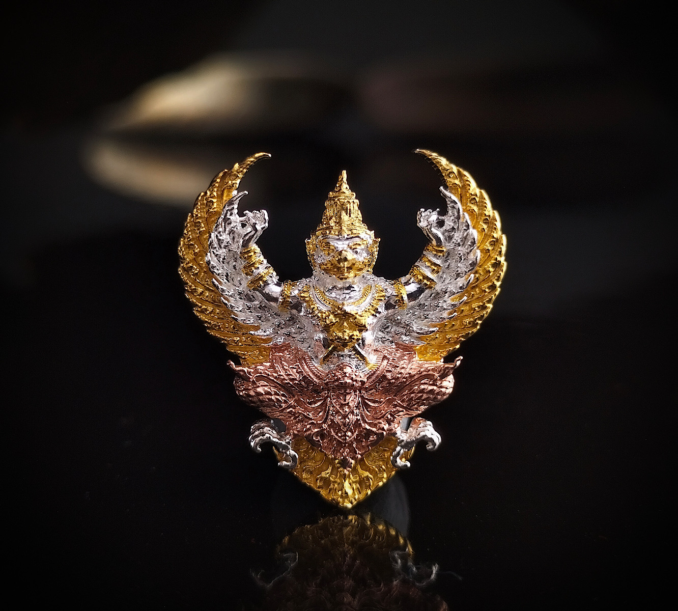 พญาครุฑ รุ่น รวยสุดสุด (ด้านหลัง ร.5) พุทธศิลป์รุ่นแรกแห่งวัดโพธิทองปี2563 โดย พระอาจารย์วราห์ ปุญญวโร
