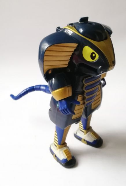 ฟิกเกอร์ *มีตำหนิตามภาพ **สำหรับสะสมเท่านั้น แปลงร่างไม่ได้ ชำรุดตามกาลเวลา" โคบรันเดอร์ "งูเห่าจากซีรีย์อนิเมชั่น "บีโรโบคาบูทัค"