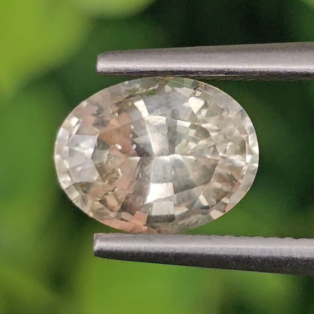 พลอย บุษราคัม yellow sapphire 1.89 กะรัต (Cts.) ดิบ (Unheated)พลอยแท้ อัญมณีมงคลประจําวันเกิด เครื่องประดับพลอย