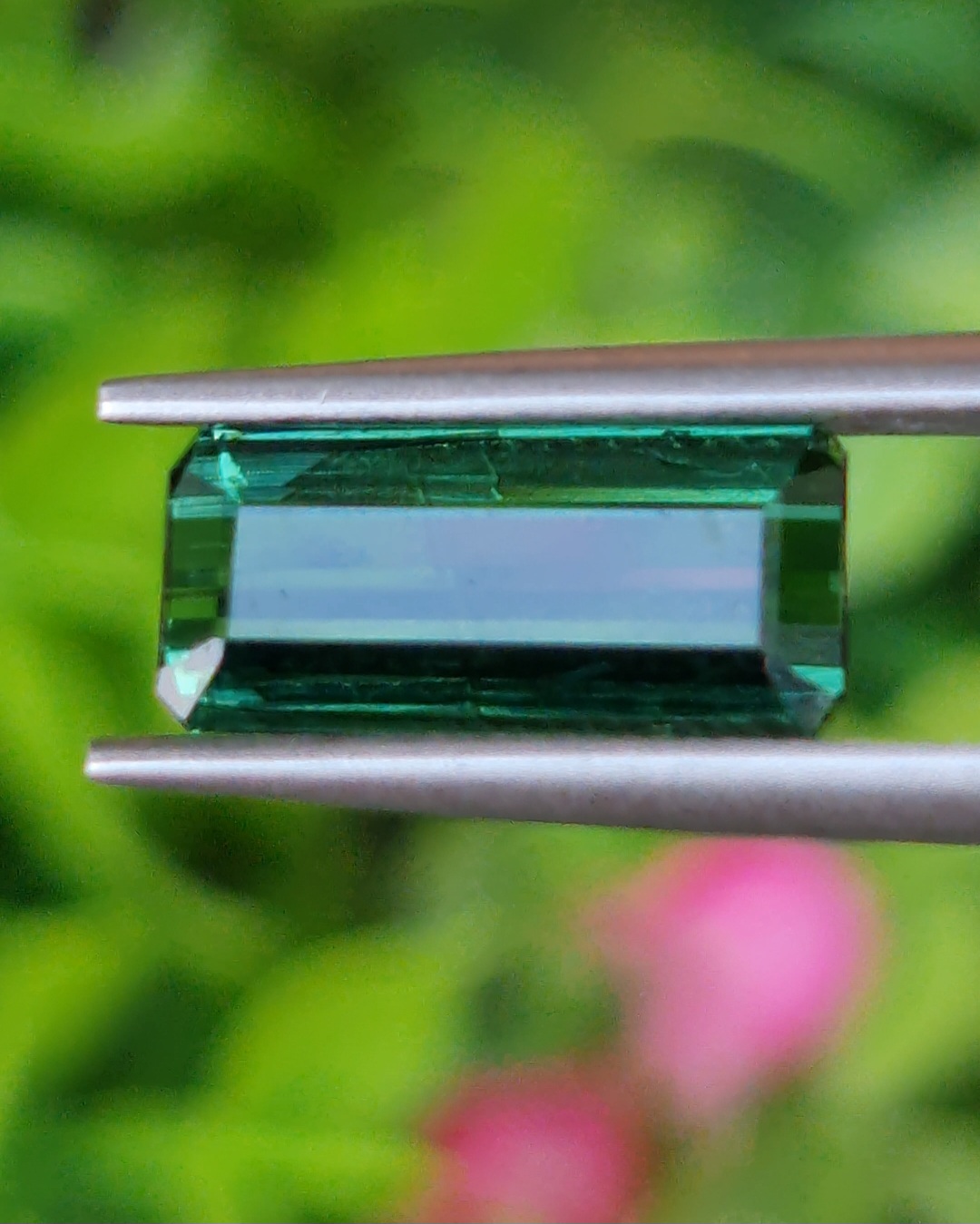 พลอย กรีน ทัวร์มารีน (Green Tourmaline) 2.19 กะรัต (Cts.) อัญมณีมงคลประจําวันเกิด เครื่องประดับพลอย