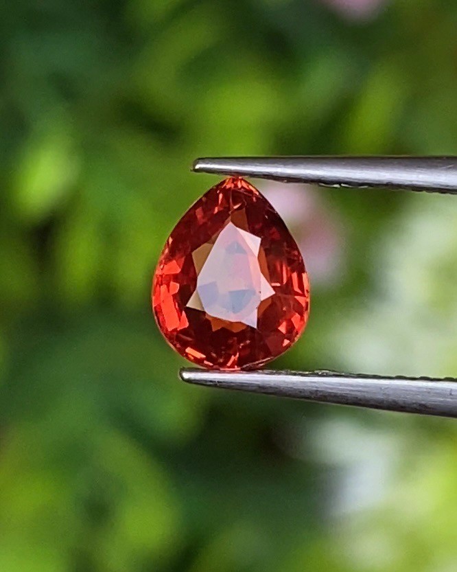 พลอย ออเรนจ์ แซฟไฟร์ Orange Sapphire 0.93 กะรัต (Cts.) พลอยแท้ อัญมณีมงคลประจําวันเกิด เครื่องประดับพลอย