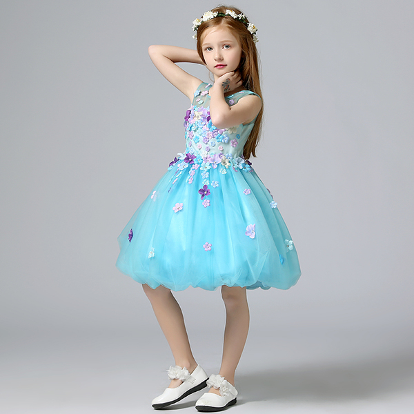 Pre-Order ชุดราตรีเด็ก สไตล์เจ้าหญิง แขนกุด สีฟ้า ตกแต่งด้วยดอกไม้สามมิติ กระโปรงผ้าแก้ว ซิปหลัง