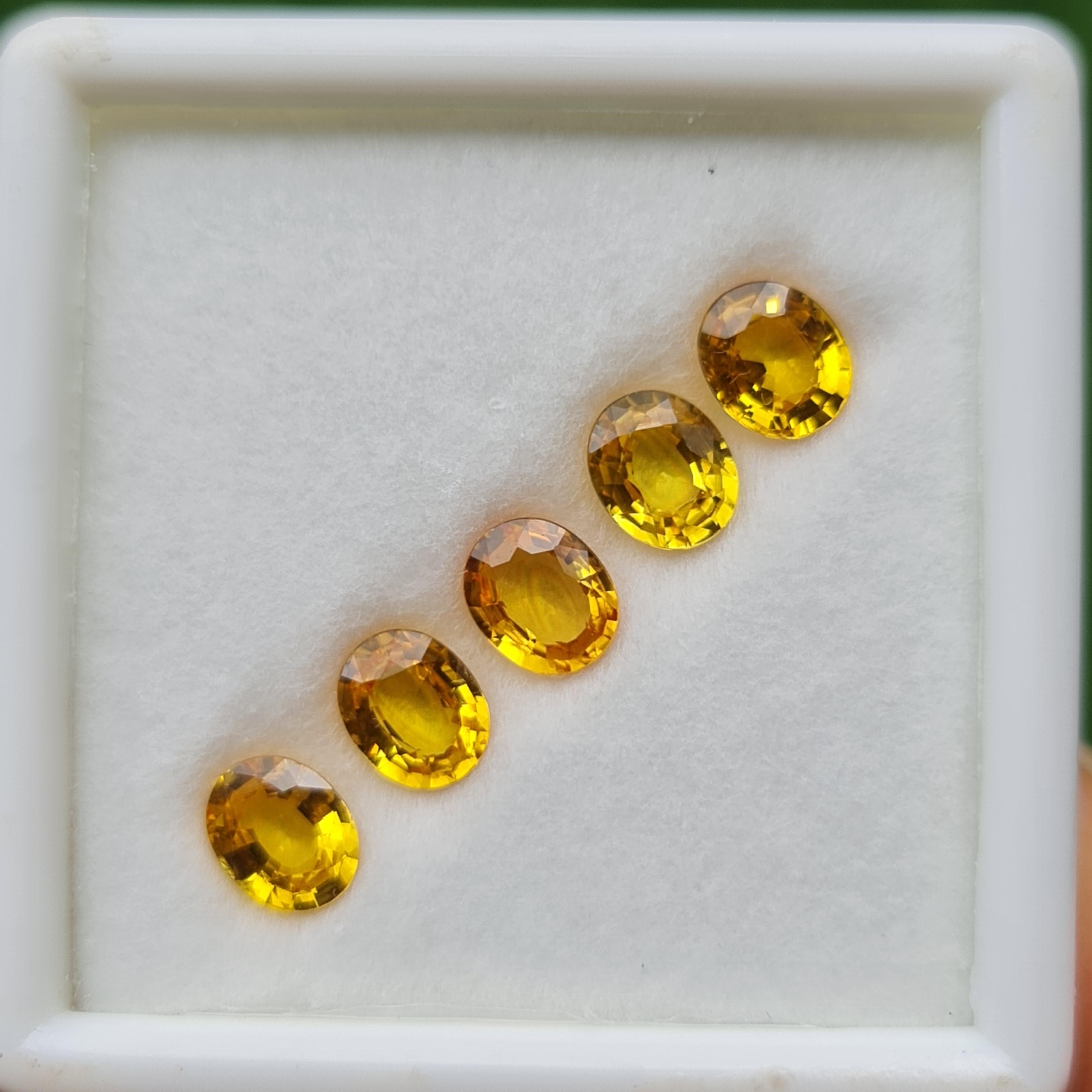 พลอย บุษราคัม yellow sapphire 3.57 กะรัต (Cts.) 5 เม็ด (Pcs.) พลอยแท้ อัญมณีมงคลประจําวันเกิด เครื่องประดับพลอย