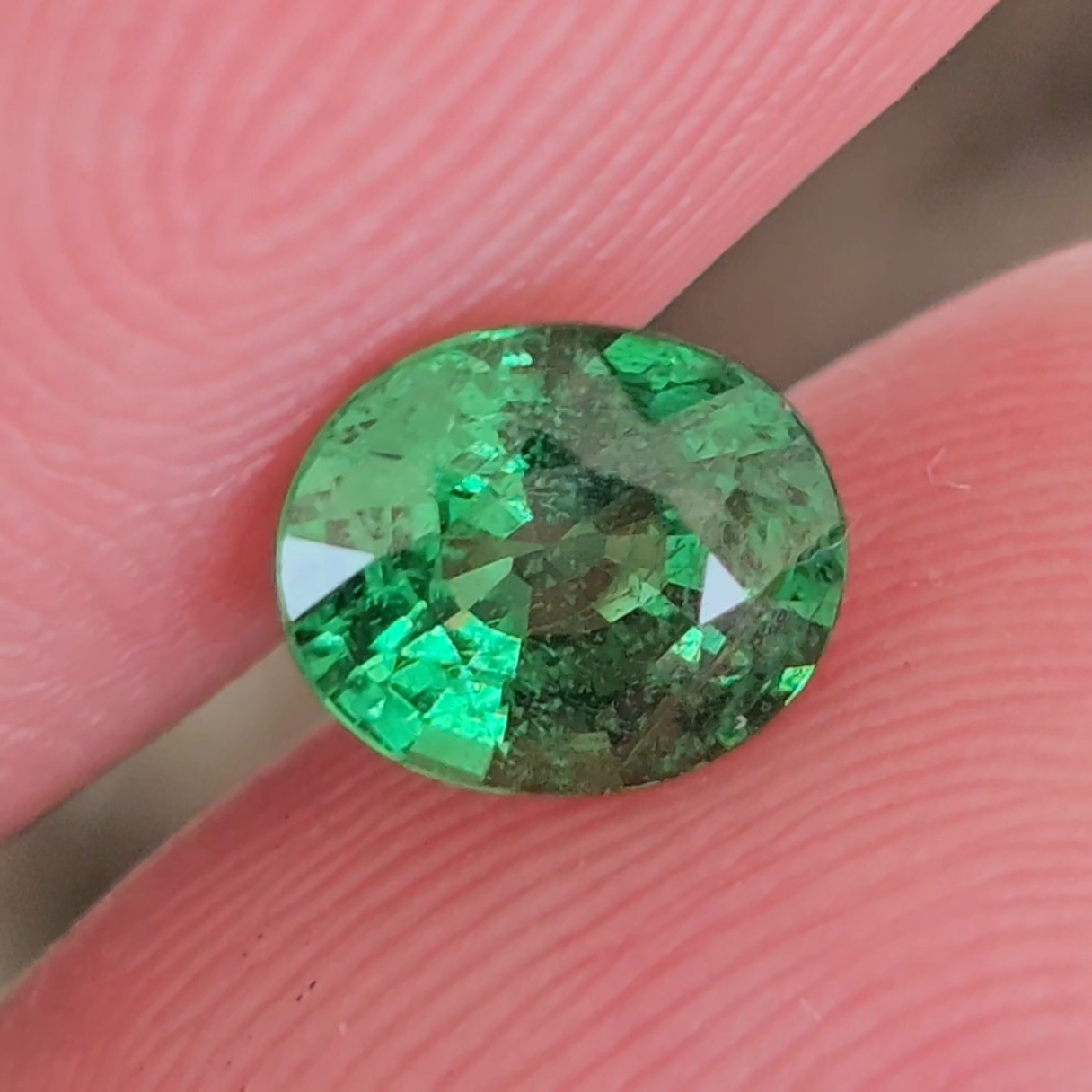 พลอย ซาโวไรท์ Tsavorite Garnet 1.06 กะรัต (Cts.) ดิบ Unheated พร้อมใบเซอร์ อัญมณีมงคลประจําวันเกิด เครื่องประดับพลอย