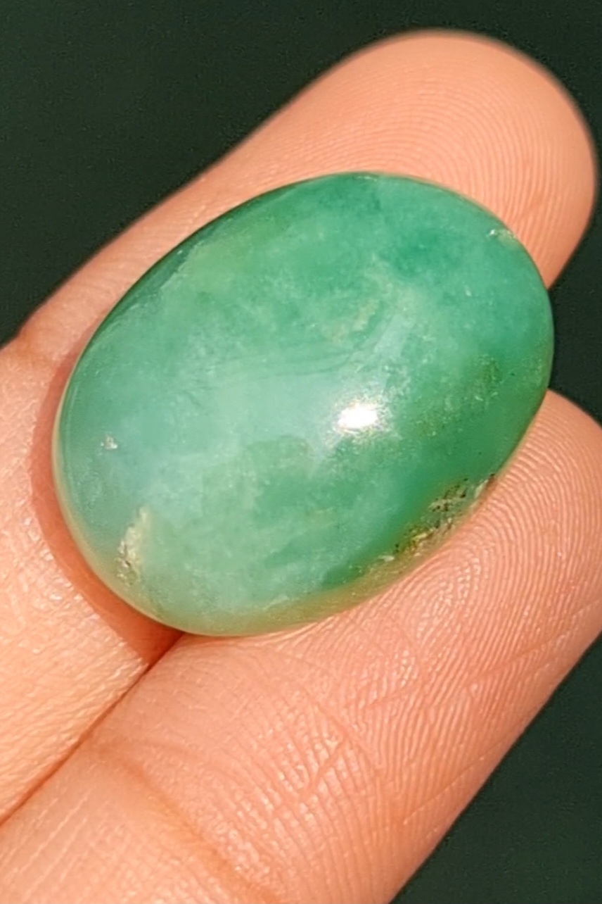 หยกพม่าเจียรนัย (Burmese jade ) 23.59 กะรัต หยกพม่า (jadeite)