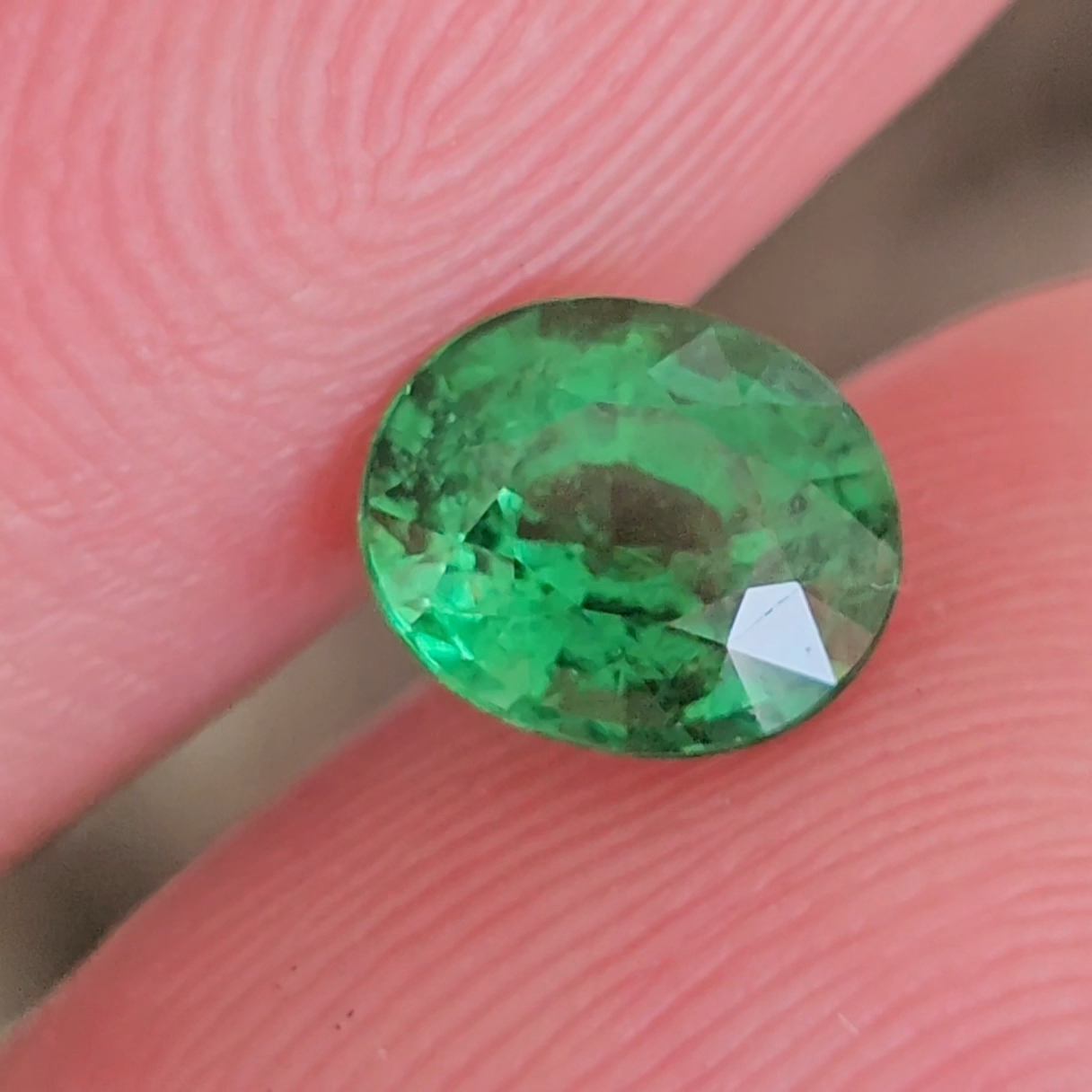 พลอย ซาโวไรท์ Tsavorite Garnet 1.06 กะรัต (Cts.) ดิบ Unheated พร้อมใบเซอร์ อัญมณีมงคลประจําวันเกิด เครื่องประดับพลอย