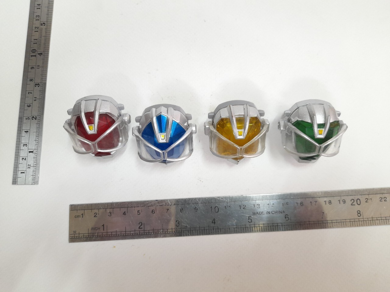 มีหลายภาพ,แหวนไรเดอร์วิซาร์ด 4วง