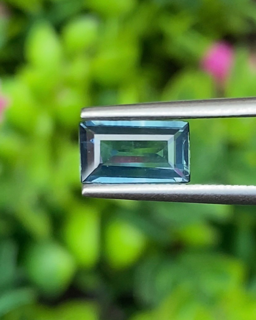 พลอย ไพลิน Blue Sapphire 1.13 กะรัต (Cts.) พลอยแท้ อัญมณีมงคลประจําวันเกิด เครื่องประดับพลอย