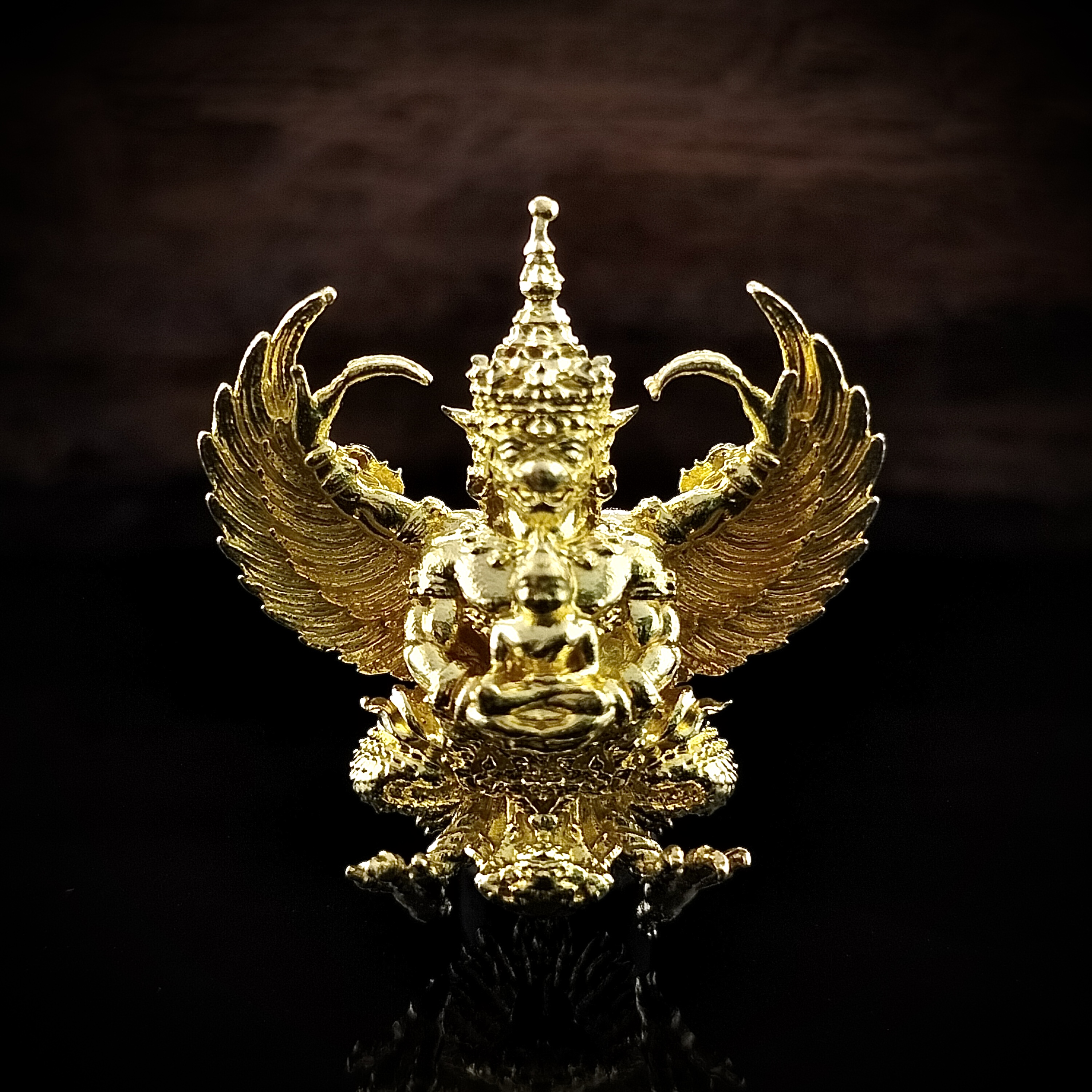 พญาครุฑ รุ่น เศรษฐีเงินไหลมา