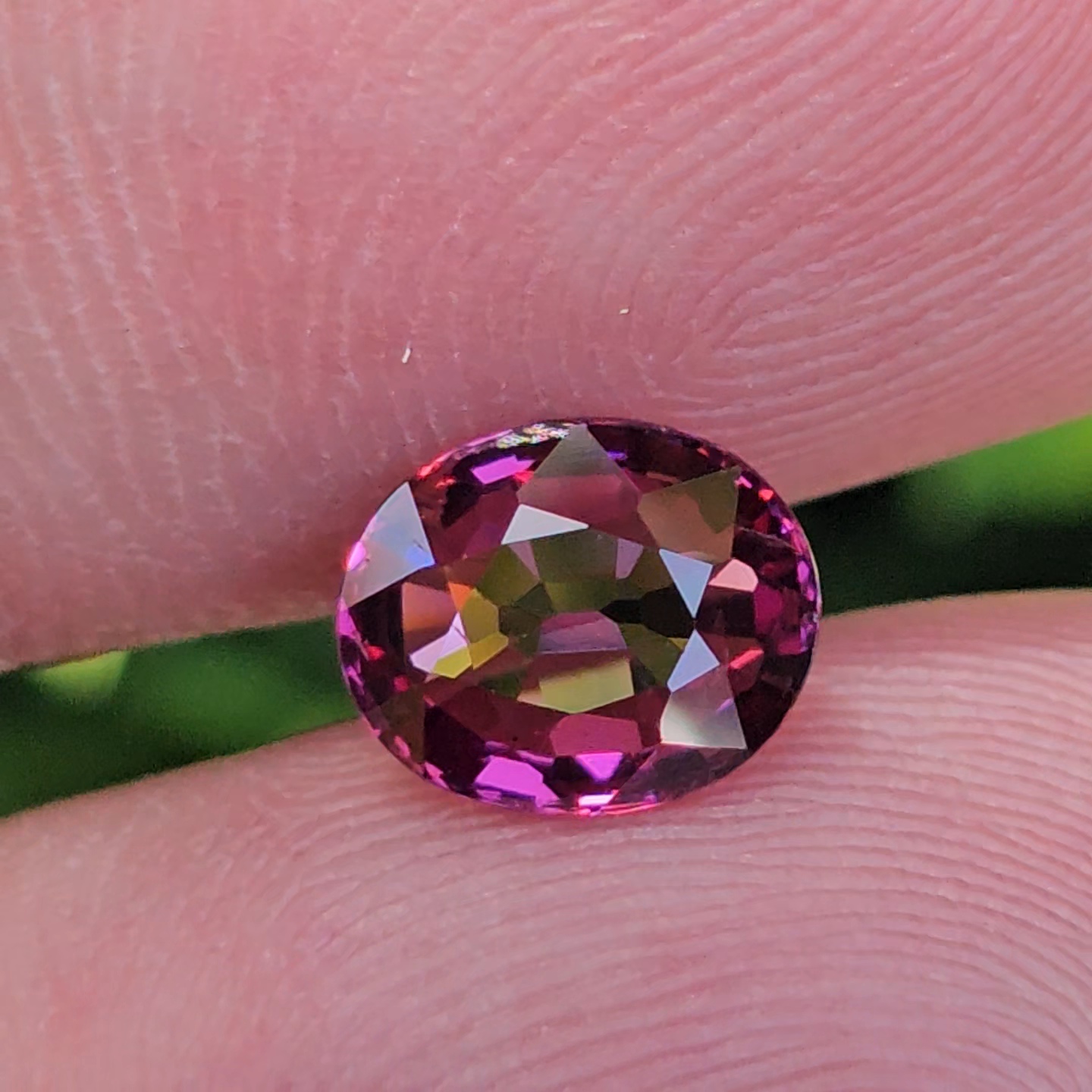 พลอย อุมบาไลต์ การ์เน็ต Umbalite Garnet 1.56 กะรัต (Cts.) ดิบ Unheated ลอยแท้ อัญมณีมงคลประจําวันเกิด เครื่องประดับพลอย