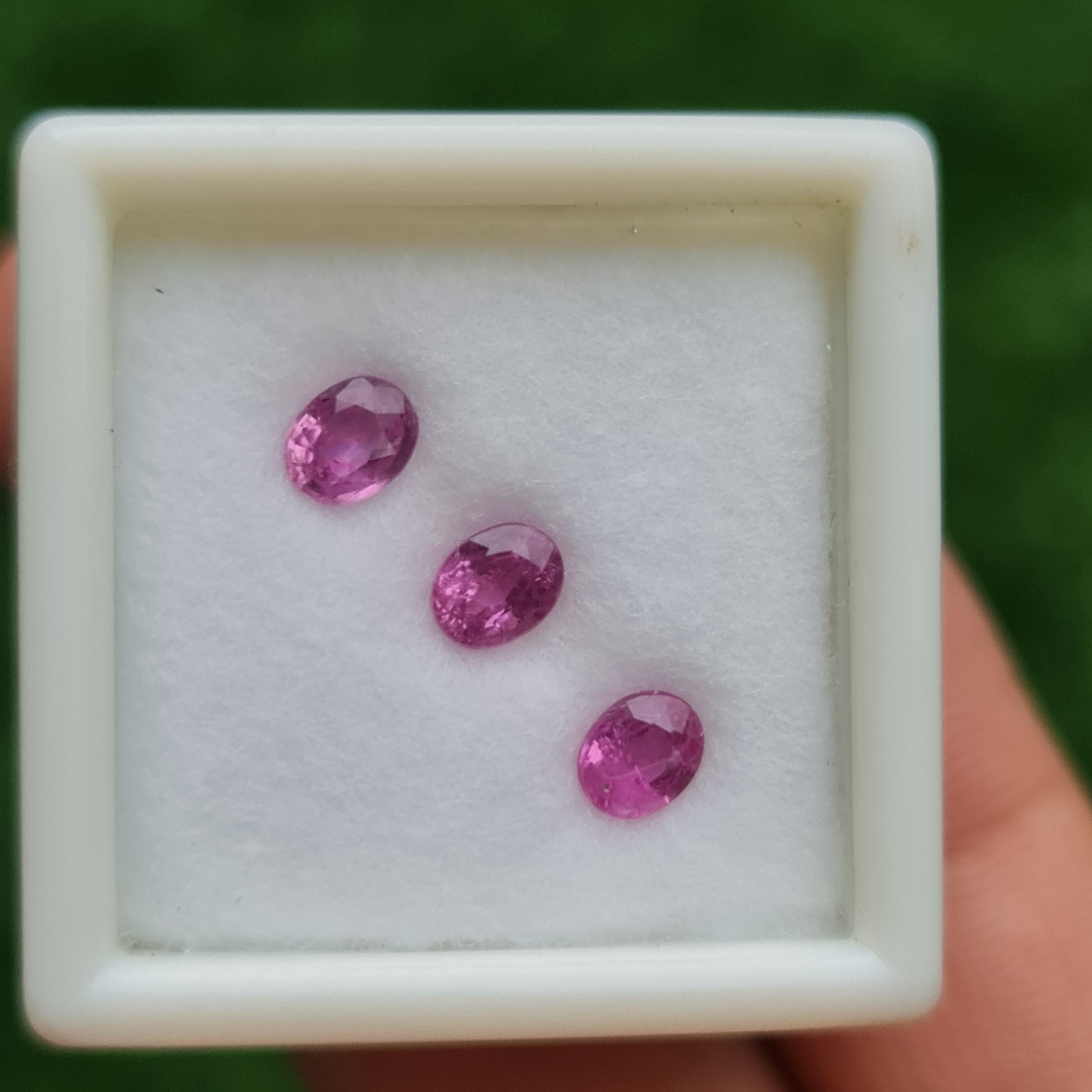 พลอย ชมพู พิ้ง แซฟไฟร์ Pink Sapphire 1.10 กะรัต (Cts.) พลอยแท้ อัญมณีมงคลประจําวันเกิด เครื่องประดับพลอย