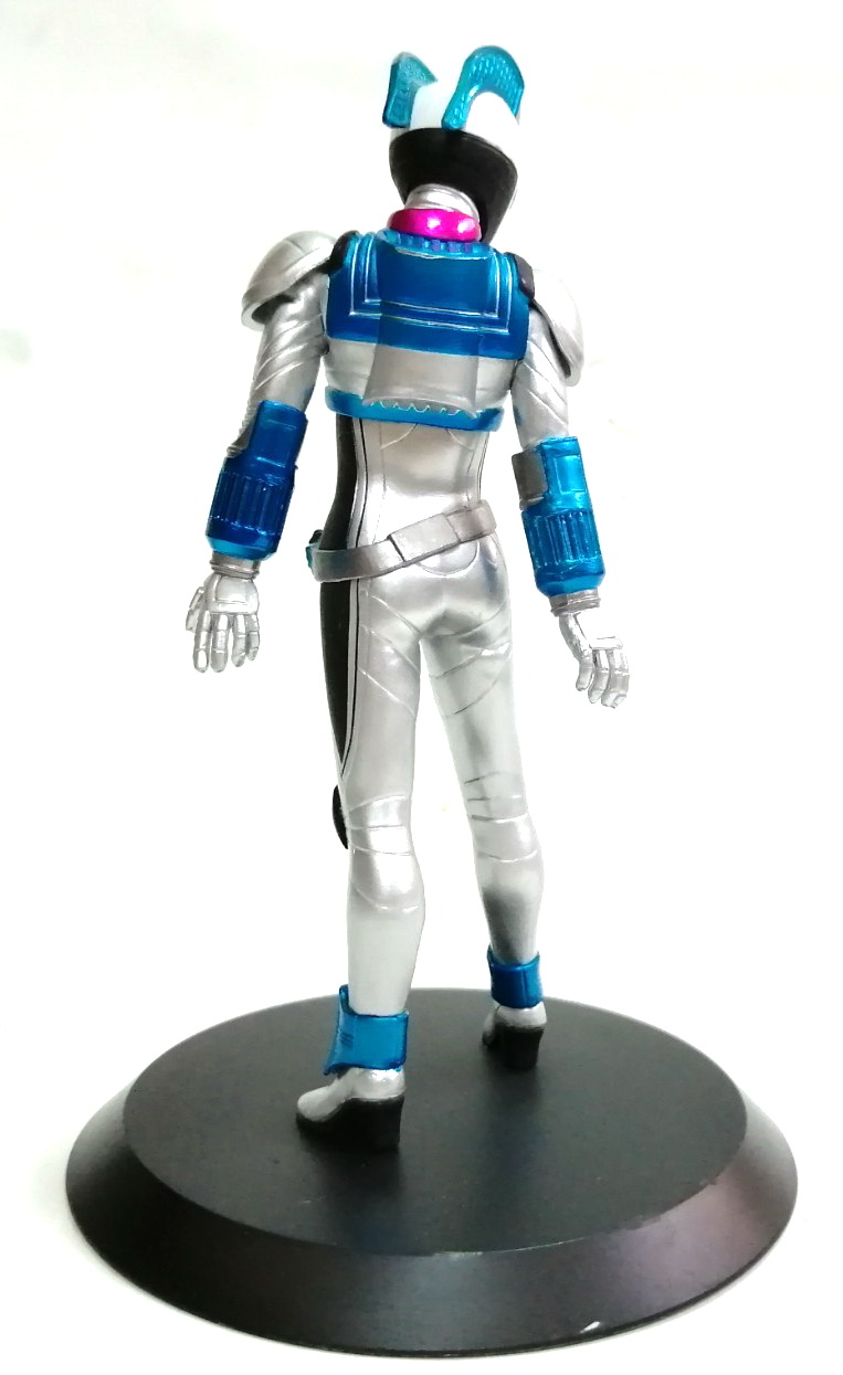 ของสะสม มาสค์ ไรเดอร์นาเดชิโกะ Nadeshiko ไรเดอร์ผู้หญิงคนเดียว จากซีรีย์คาเมนไรเดอร์โฟเซ่ Masked Rider Fourze ปรากฏตัวทั้งในทีวีซีรีย์ และ เดอะมูฟวี่ ตัวนี้เป็นตุ๊กตาเครนเกม พลาสติกลงสีสำเร็จพร้อมฐาน ขนาดสูง20ซม.รวมฐาน สภาพสะสมเก่าเก็บ