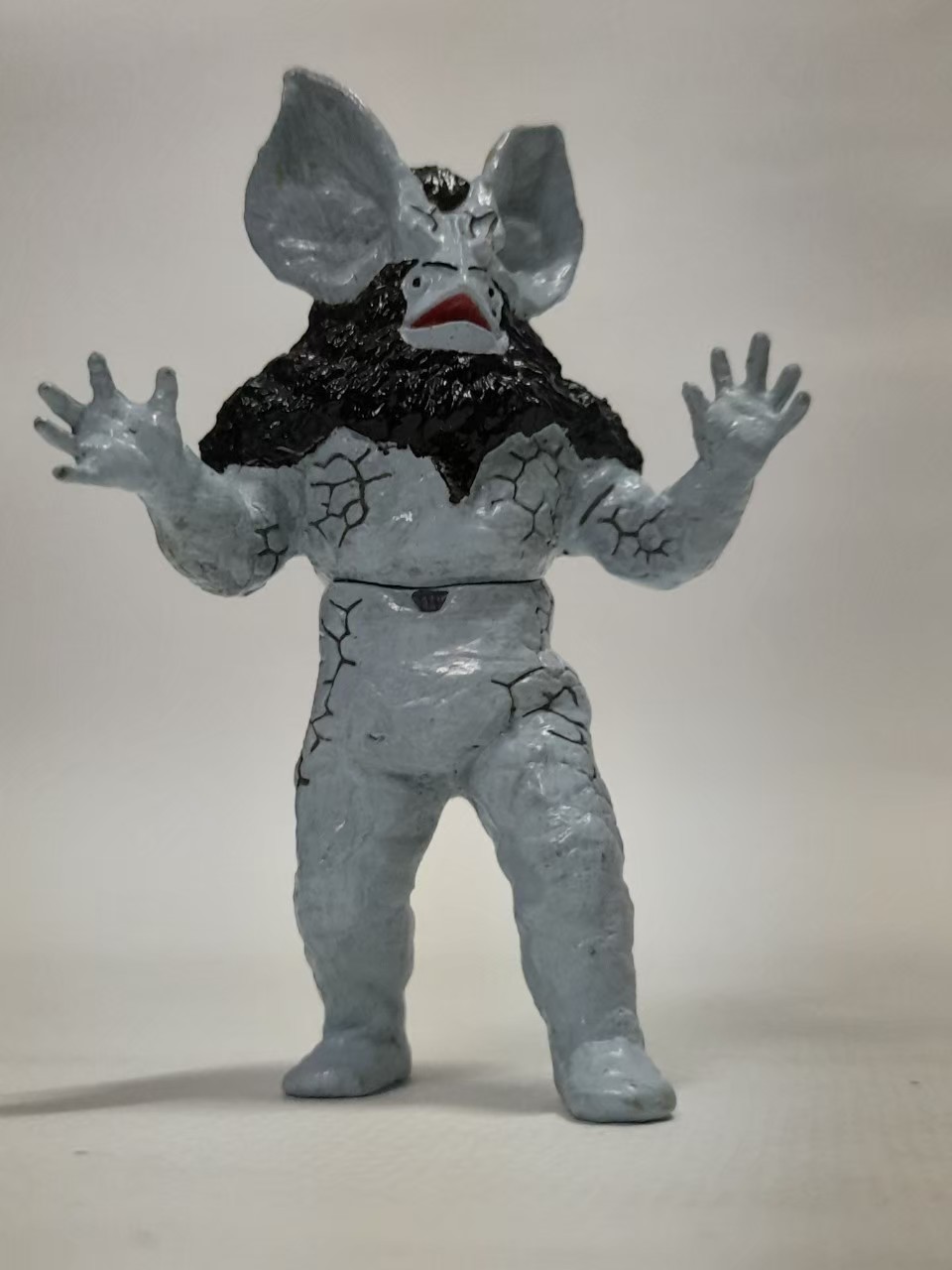 มีหลายภาพ ,กาชาปอง สัตว์ประหลาด อิคารุส จากอุลตร้าเซเว่น ยางตัน ขนาดตามรูป มือสองสภาพดีมีรอยบ้าง