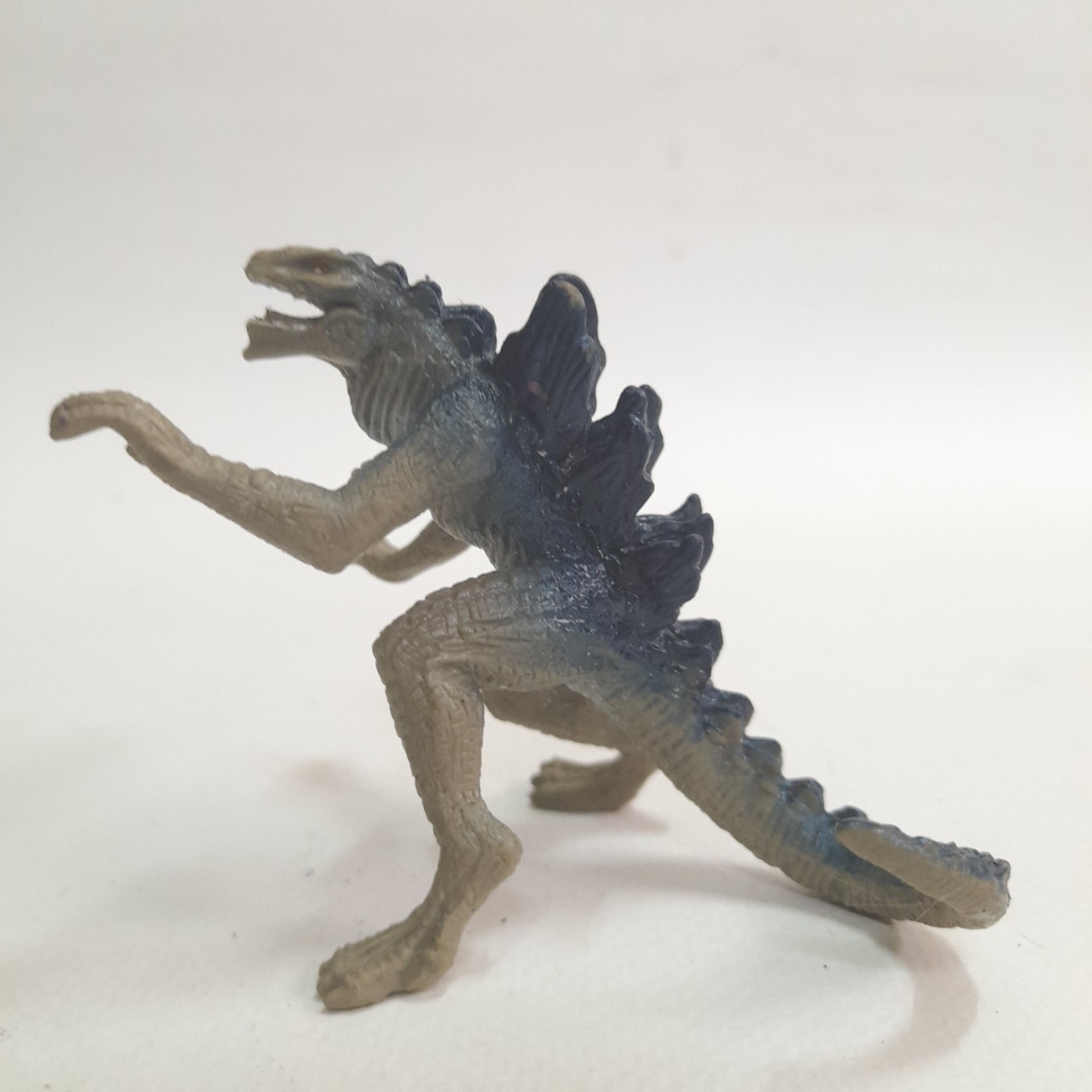 ตุ๊กตายางตัน ซิลล่า (1)จากภาพยนตร์ ก๊อตซิลล่า สไตล์อเมริกัน ขนาดตามรูป มีปั๊ม ไม่มีจุดขยับ ไม่แยกชิ้นทำสีสำเร็จ