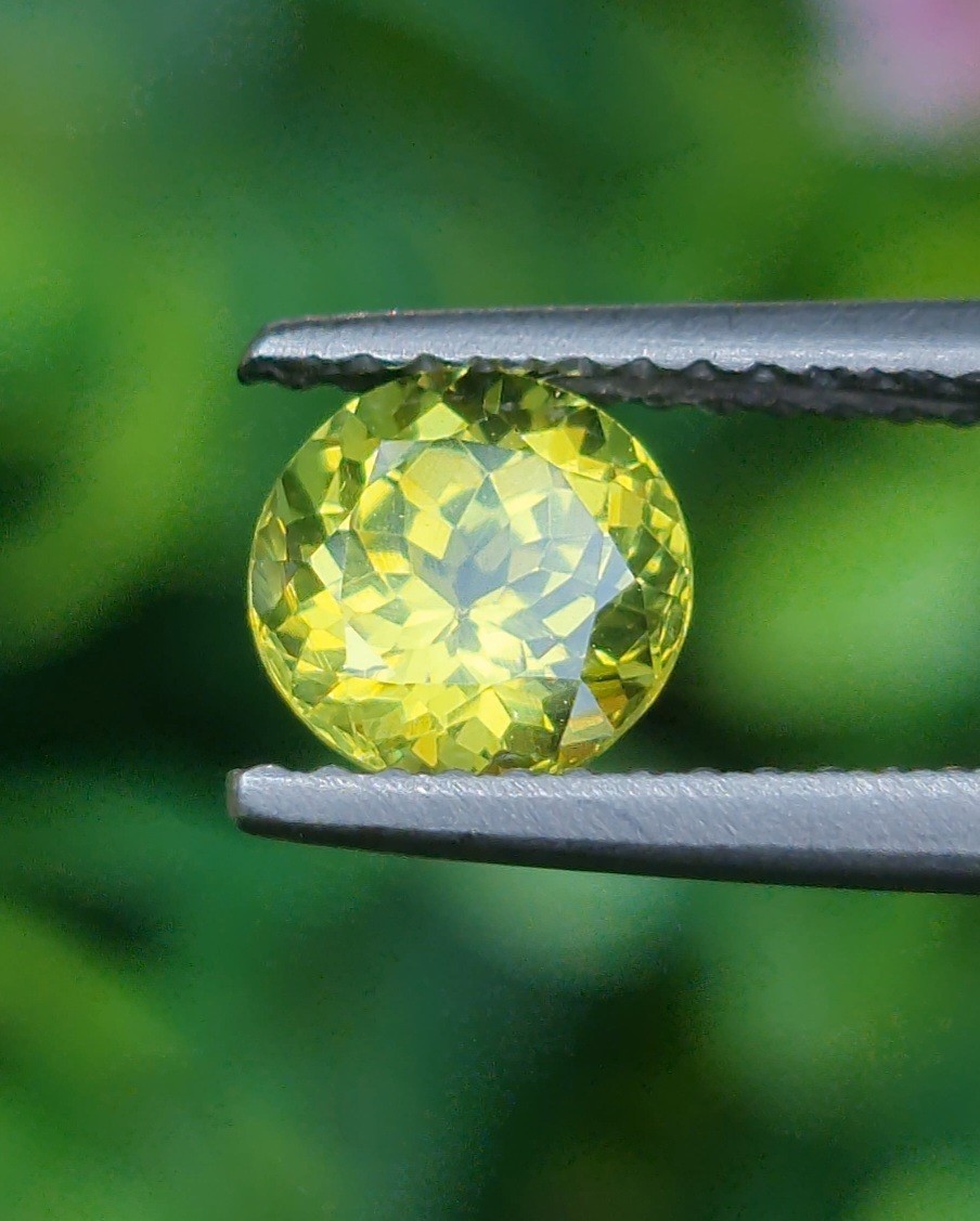 พลอย คริโซเบริล (Chrysoberyl) 1.22 กะรัต (Cts.) พลอยแท้ อัญมณีมงคลประจําวันเกิด เครื่องประดับพลอย