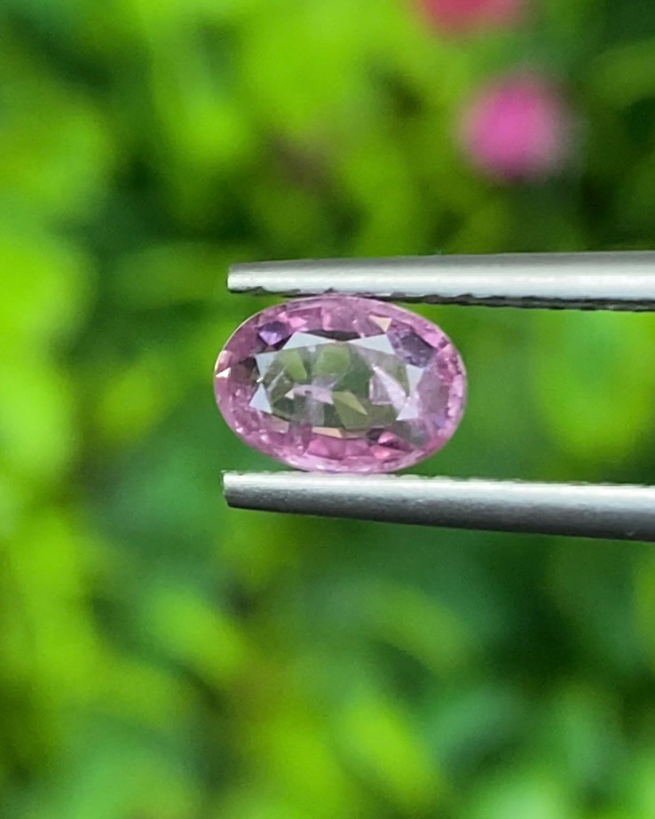 พลอย ชมพู พิ้ง แซฟไฟร์ Pink Sapphire ดิบ Unheated 0.80 กะรัต (Cts.) พลอยแท้ อัญมณีมงคลประจําวันเกิด เครื่องประดับพลอย