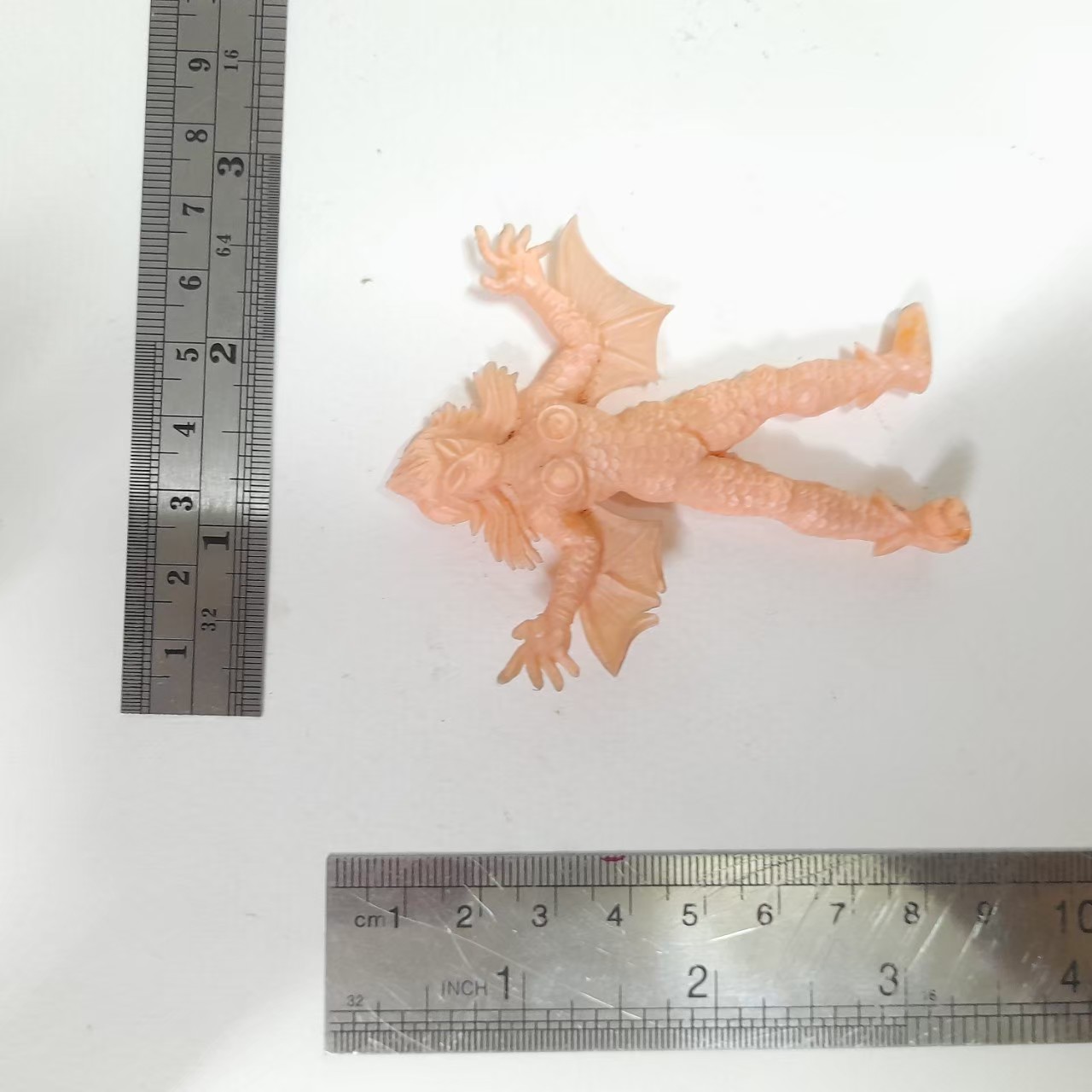 ตุ๊กตุ่นยาง 2-2.5 นิ้ว คล้ายตุ๊กตุ่นแอ๊นท์ นางปีศาจค้างคาว ขนาดตามรูป มือสองสภาพดี