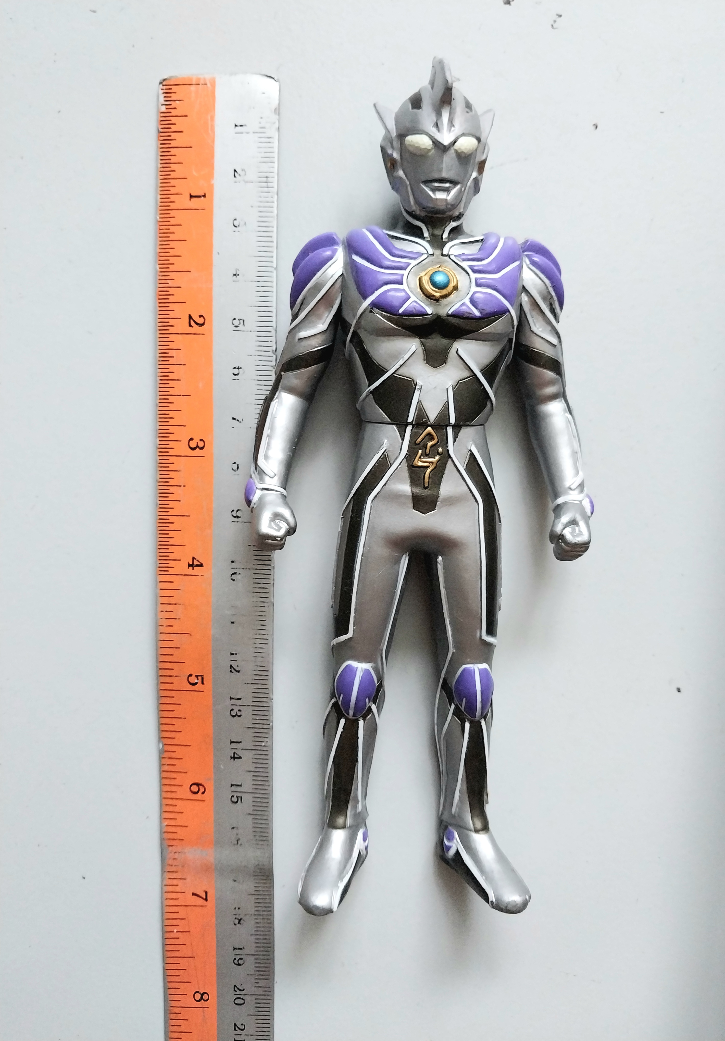 มือ2 สภาพเก่าเก็บในกล่องพร้อมการ์ด มีหลายภาพ,ซอฟ6.5นิ้.ว อุลตร้าแมน เลเจ้นต์ ร่างรวมของอุลตร้าแมนคอสมอส กับ อุลตร้าแมนจัสตีส สภาพดี