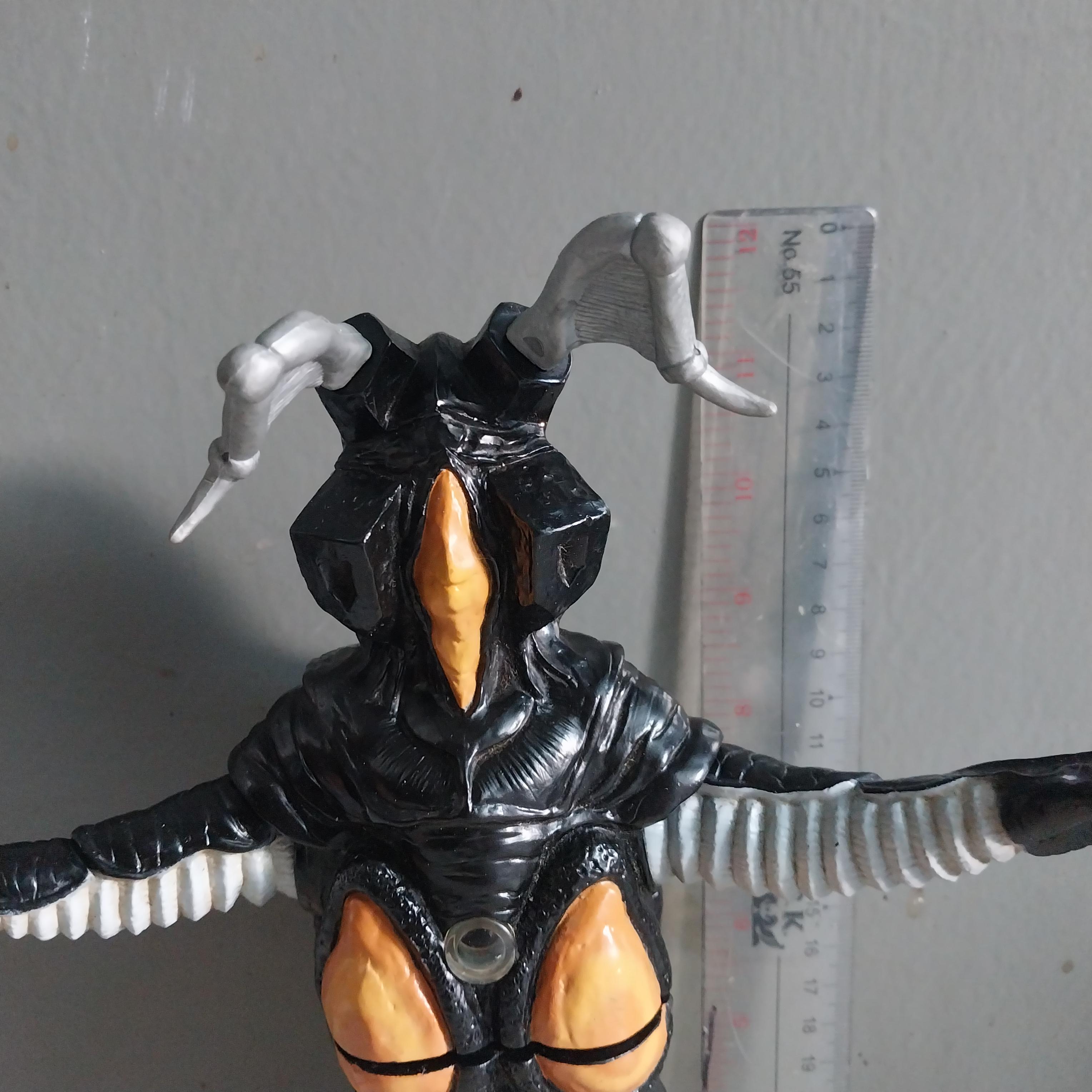 มีหลายภาพ สัตว์ประหลาดเซ็ทต้อน งานเครื่อง***ใช้ระบบไม่ได้ ,โมเท้าข้างหนึ่ง ยืนได้ปกติ ขนาดประมาณ 11นิ้ว ตามภาพ