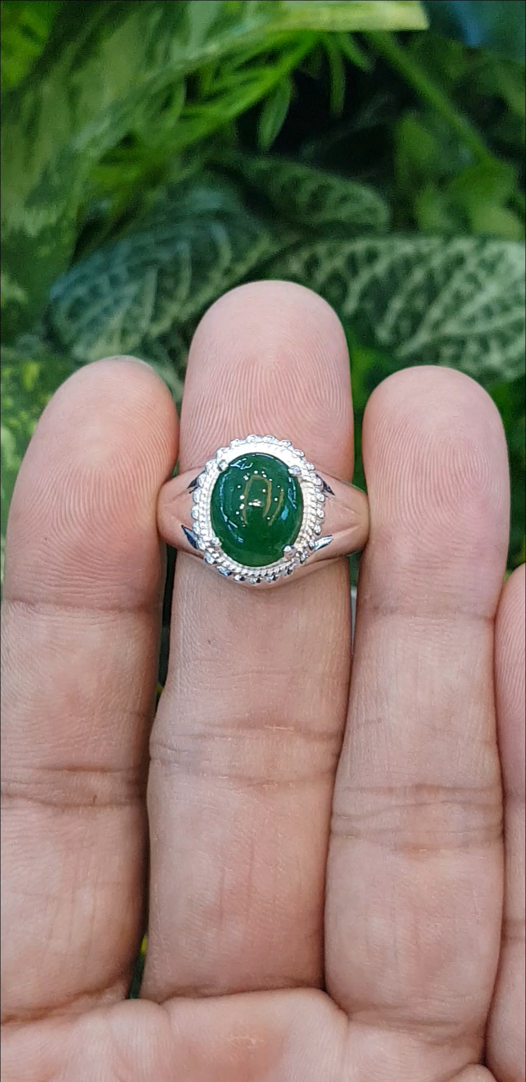 หยก พม่า แท้ Jade แหวนหยก 翡翠戒指 (Jadeite ring) 3.03 กะรัต (Cts.) (Size) 60ดิบ ไม่ผ่านการปรับปรุง (Type A) พม่า (Myanmar)