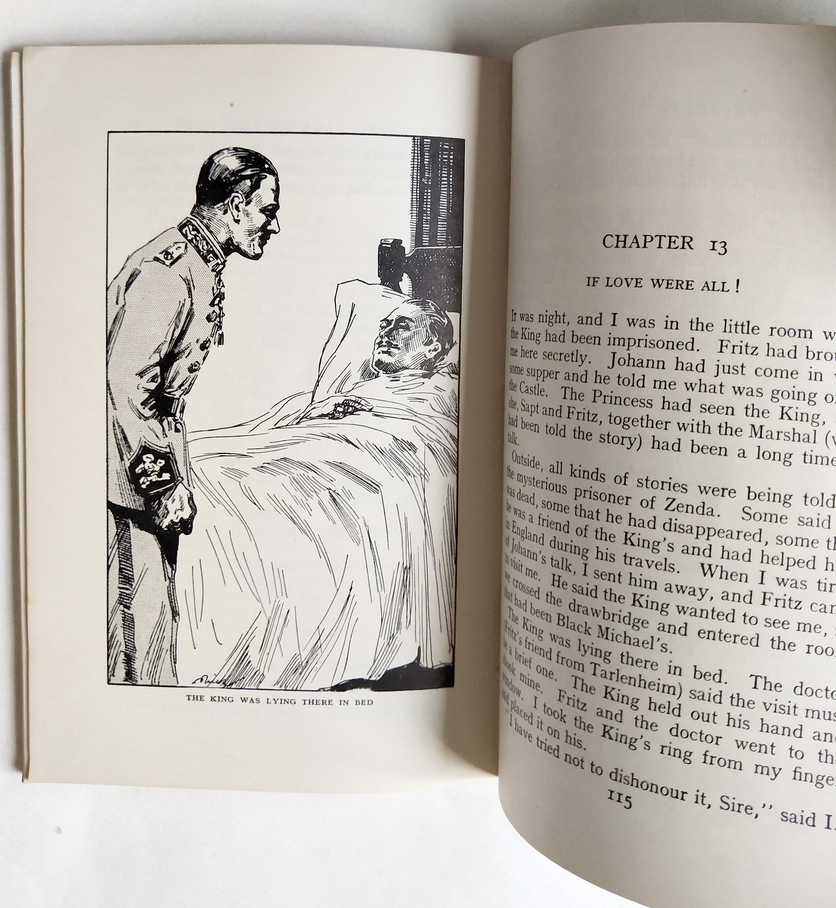 หนังสือเรียนเก่าอ่านนอกเวลา THE PRISONER OF ZENDA โดย ANTHONY HOPE ,SIMPLIFY BY GEORGE F. WEAR ,ILLUSTRATED BY JOHN NICOLSON พิมพ์ครั้งที่2 เมษายน 1967