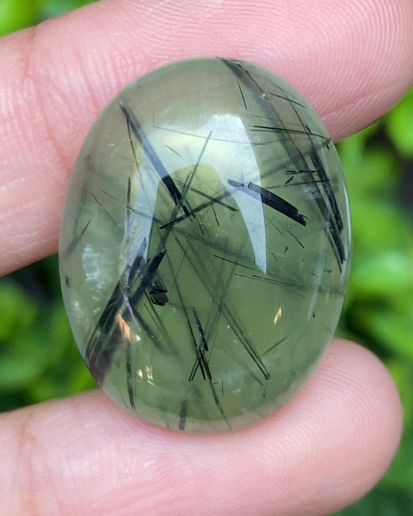 ไหมดำ พรีไนท์ Prehnite with Black tourmaline 33.45 กะรัต Cts. พลอยแท้ อัญมณีมงคลประจําวันเกิด เครื่องประดับพลอย