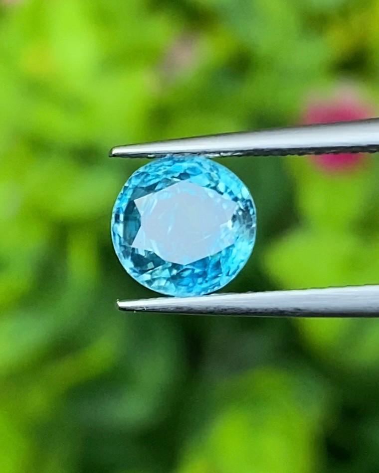 พลอย เพทาย Natural Zircon 2.12 กะรัต (Cts.) พลอยแท้อัญมณีมงคล ประจําวันเกิด เครื่องประดับพลอย