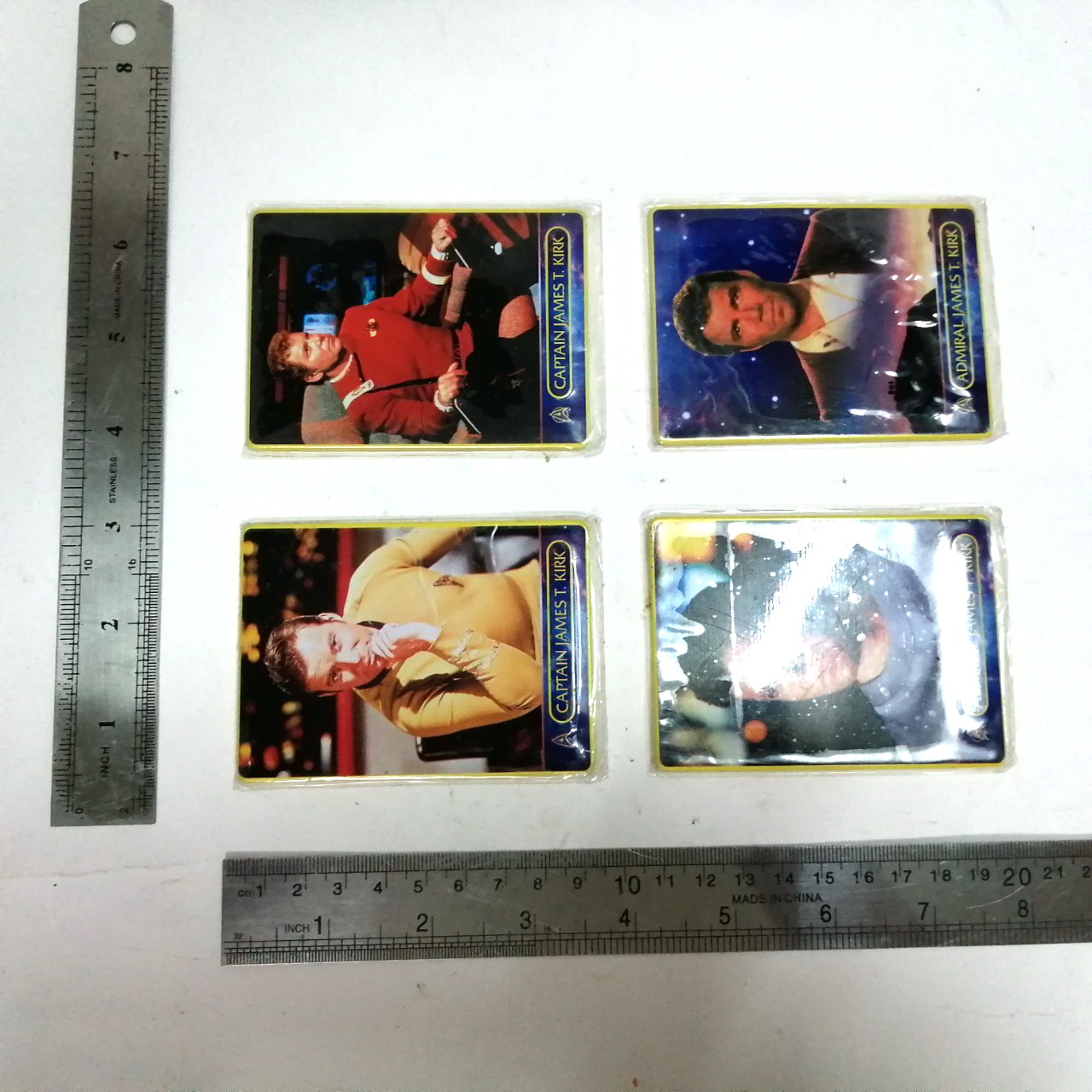 แผ่นสังกะสี รูป กัปตันเคิร์ก จากภาพยตร์สตาร์เทรค star trek จาก ชุดทีวีซีรีย์ 1968 งานเก่าหายาก สภาพดีมีพลาสติกหุ้ม ขายทั้งชุด4ใบไม่แยก