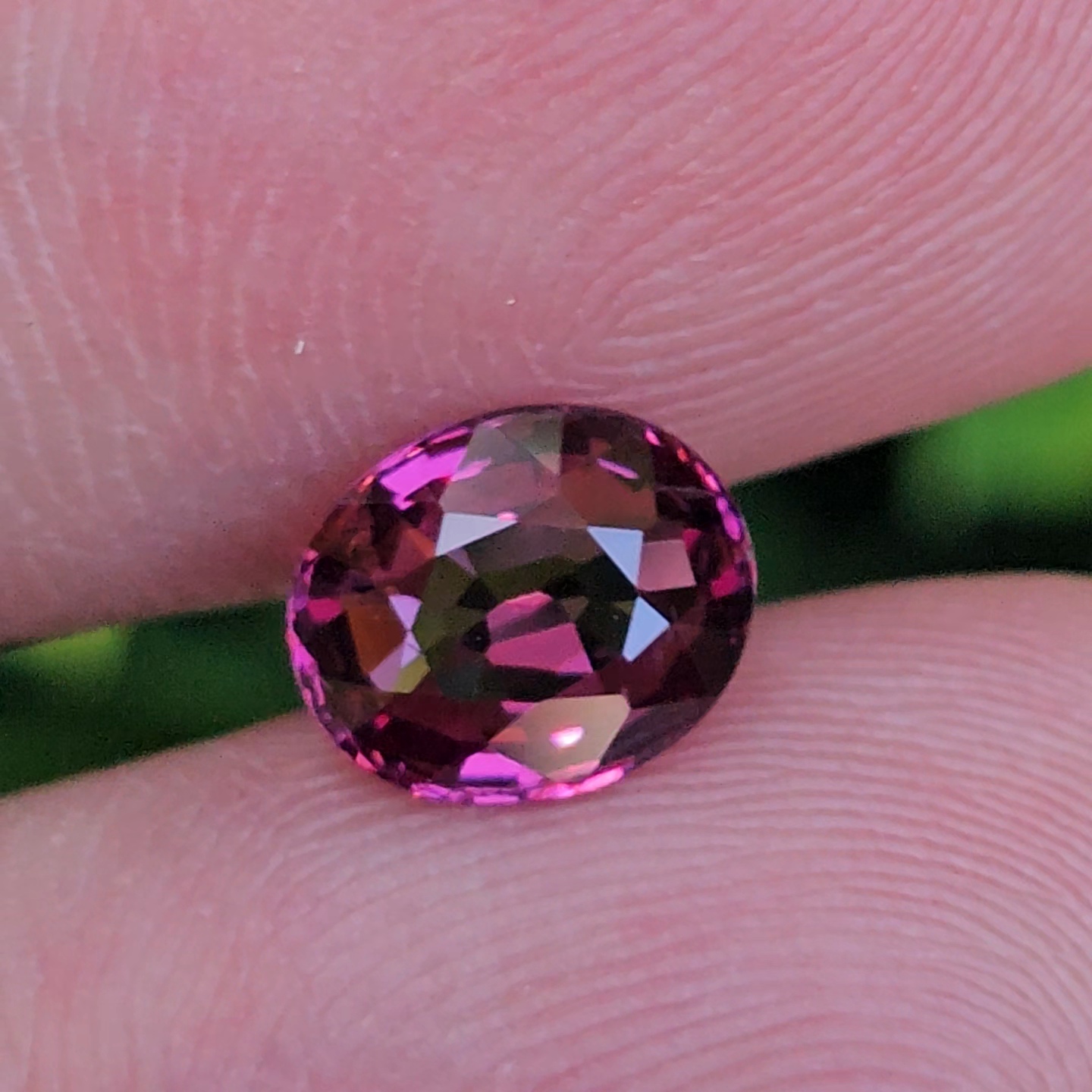 พลอย อุมบาไลต์ การ์เน็ต Umbalite Garnet 1.56 กะรัต (Cts.) ดิบ Unheated ลอยแท้ อัญมณีมงคลประจําวันเกิด เครื่องประดับพลอย