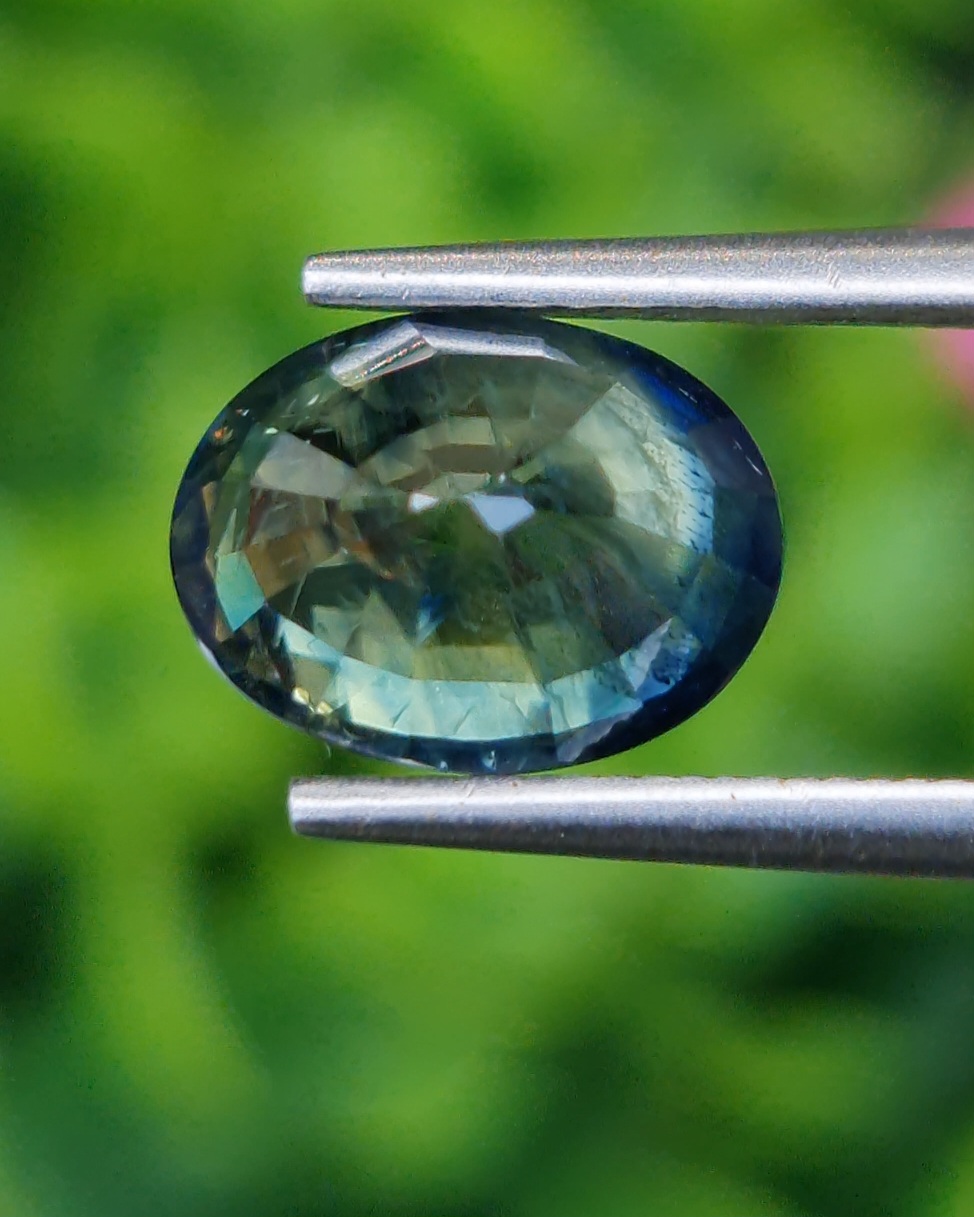 พลอย แซฟไฟร์ 3 สี Tri-Color Sapphire 3.45 กะรัต (Cts.) พลอยแท้ อัญมณีมงคลประจําวันเกิด เครื่องประดับพลอย