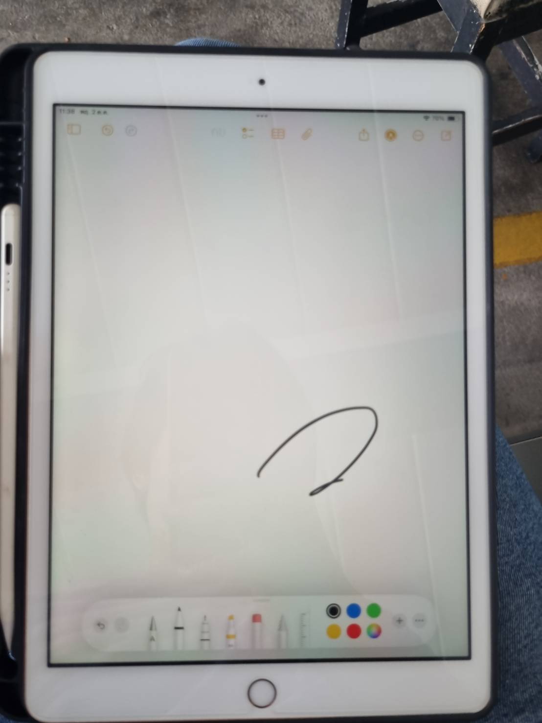 ipad Gen8 + ปากกา มีรอยตามการใช้งานบ้าง