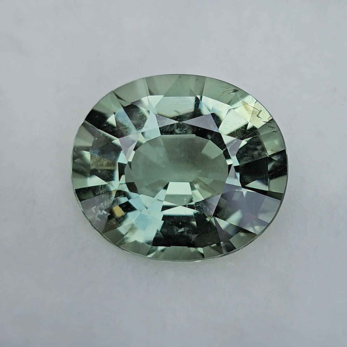 พลอย กรีน ทัวร์มารีน (Green Tourmaline) 11.72 กะรัต (Cts.) อัญมณีมงคลประจําวันเกิด เครื่องประดับพลอย