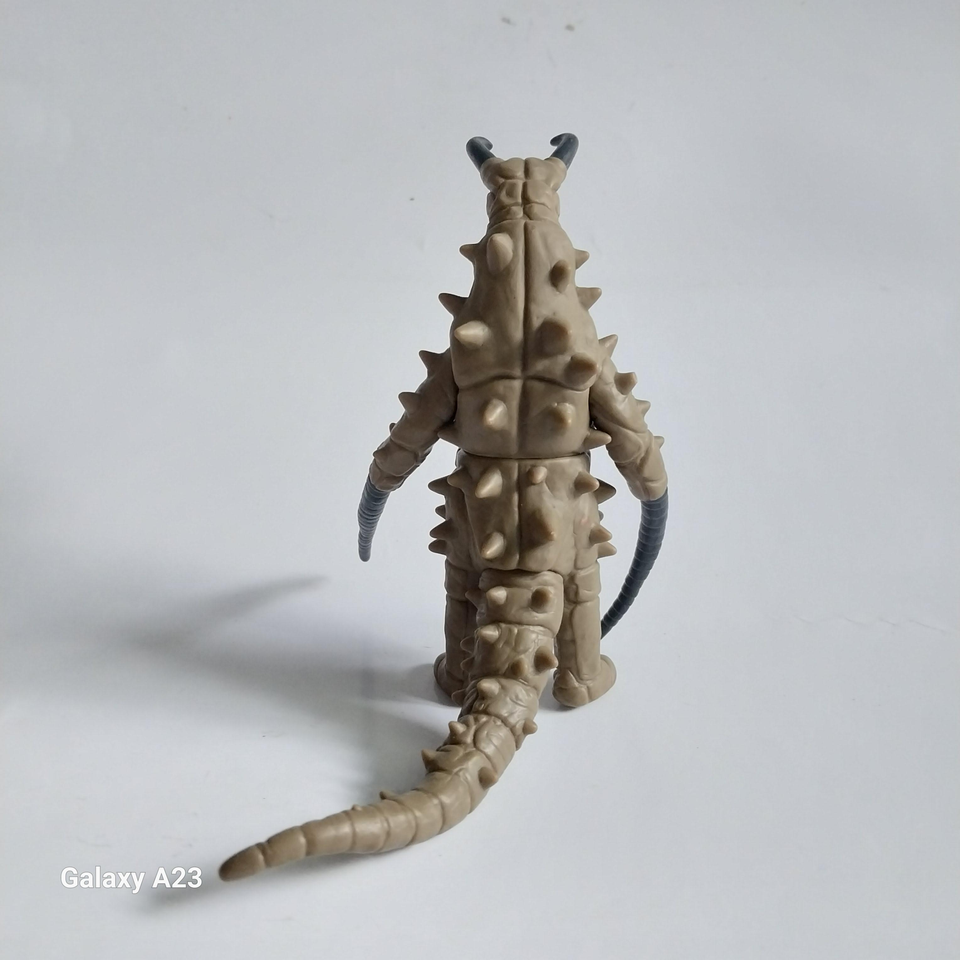 ซอฟ 5-5.5 นิ้ว สัตว์ประหลาด คูดอน จากอุลตร้าแมนแจ๊ค มือสอง สภาพดี มีรอยบ้าง มีปั๊มใต้เท้า